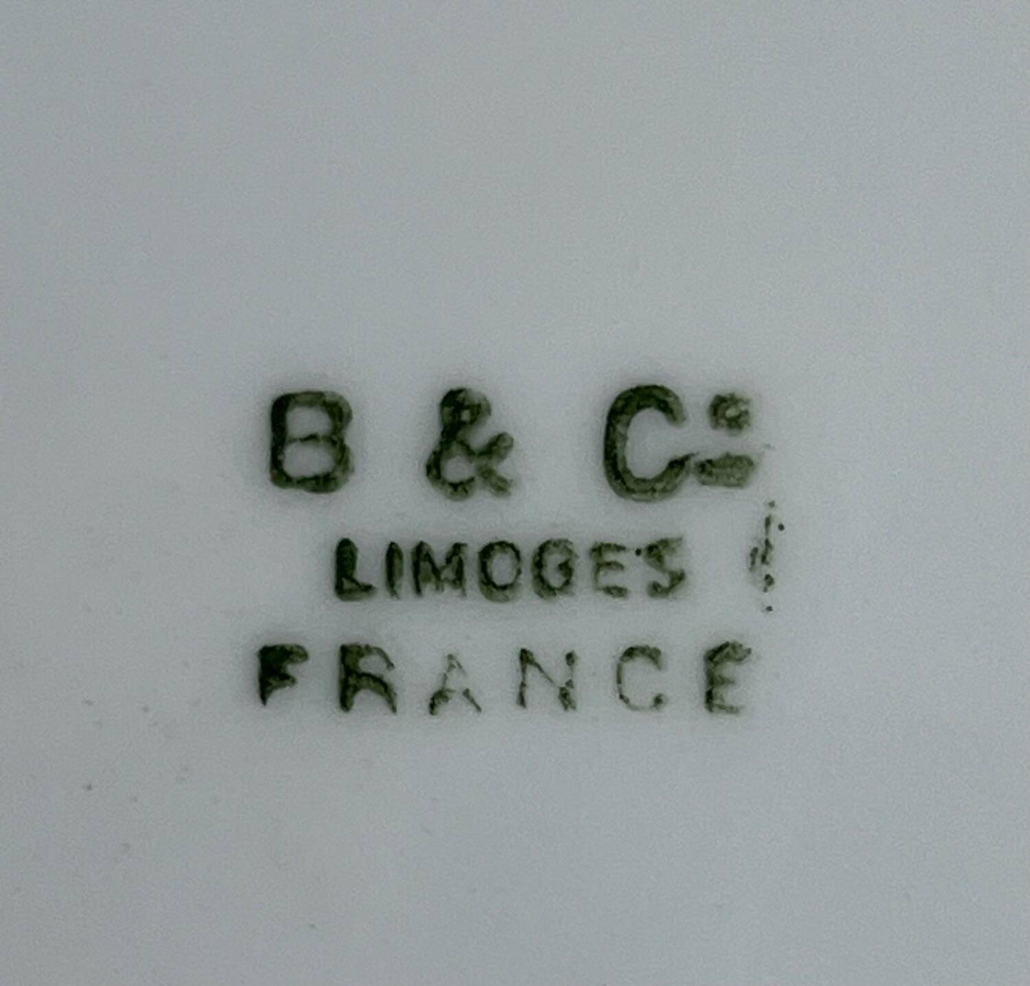 Saladier en porcelaine blanche