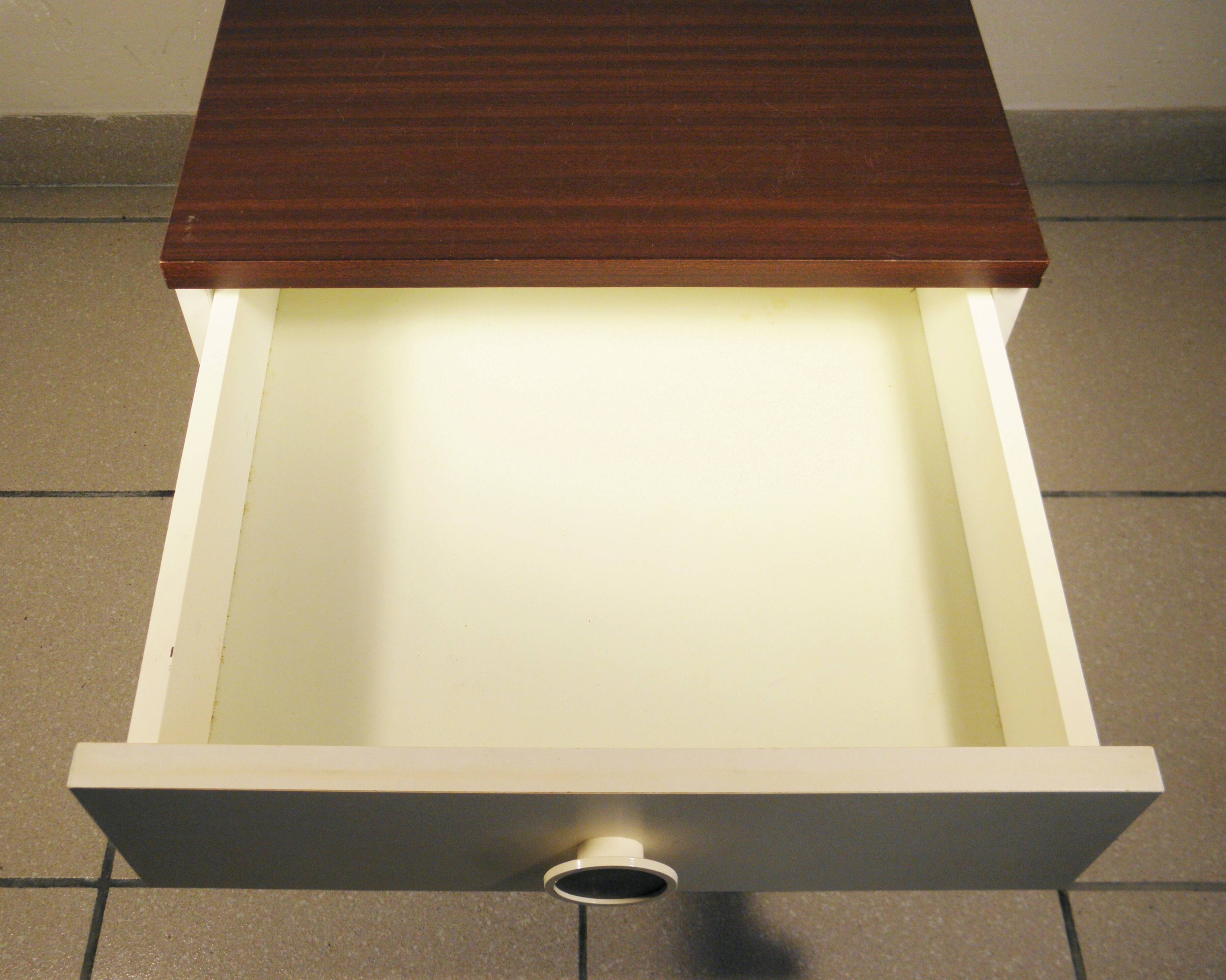 Table de chevet design années 70