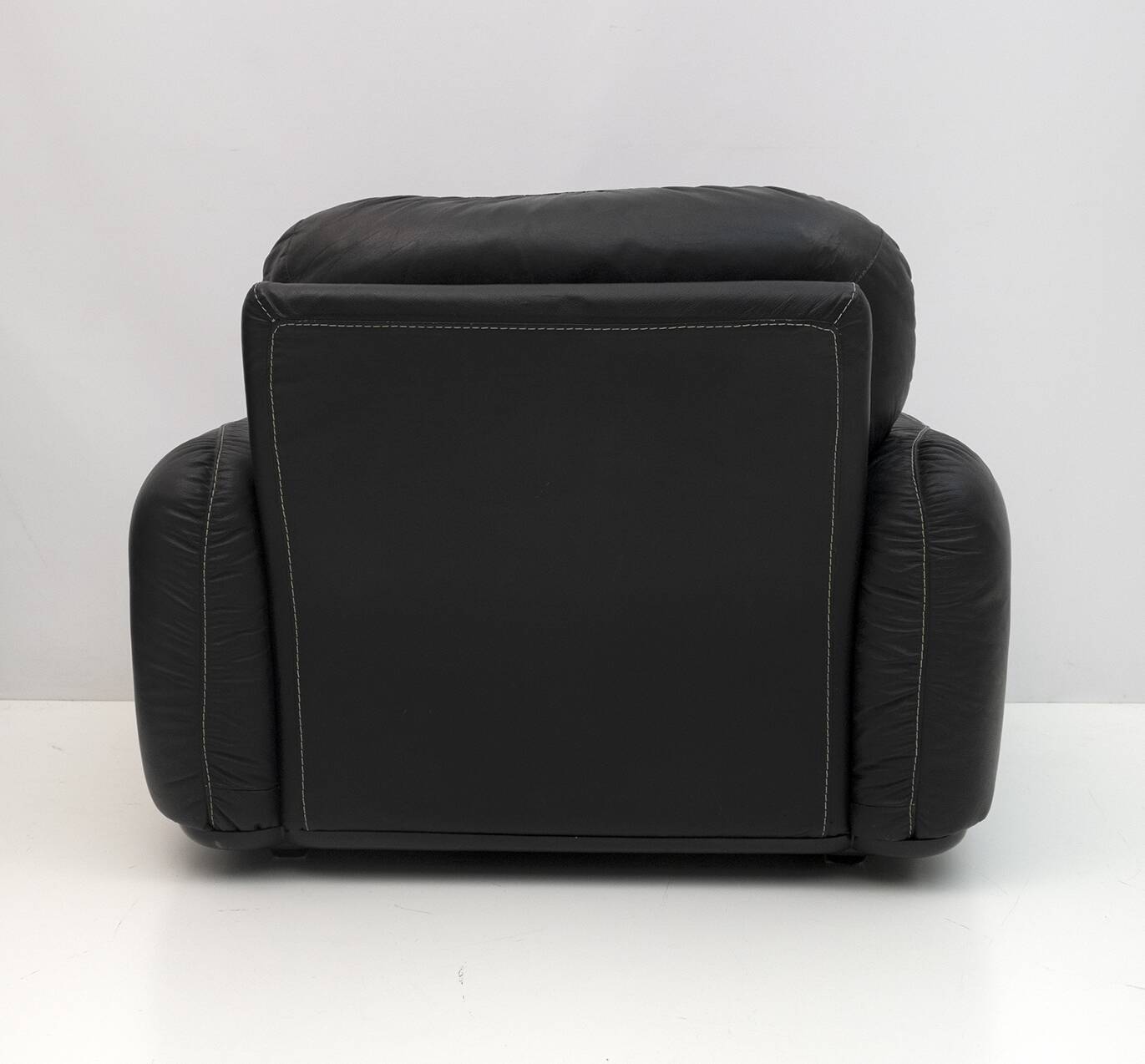 Pair of Piumotto Italian Leather Armchairs by Arrigo Arrighi for Busnelli,