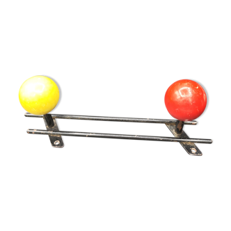 Porte manteaux vintage patère deux boules colorées années 60