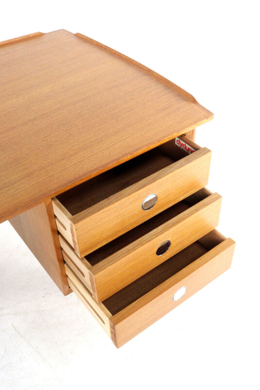 Bureau Dyrlund en teck de design danois moderne du milieu du siècle