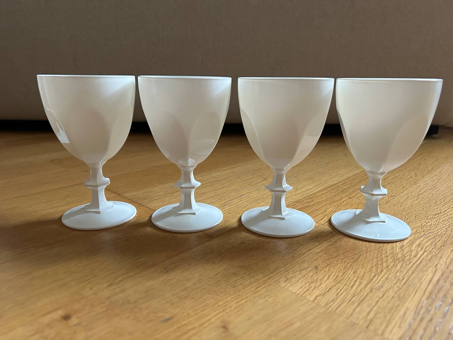 8 verres Cristal d’Arques blanc opaque