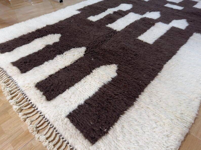 Large handcrafted Berber rug 225cmx325cm