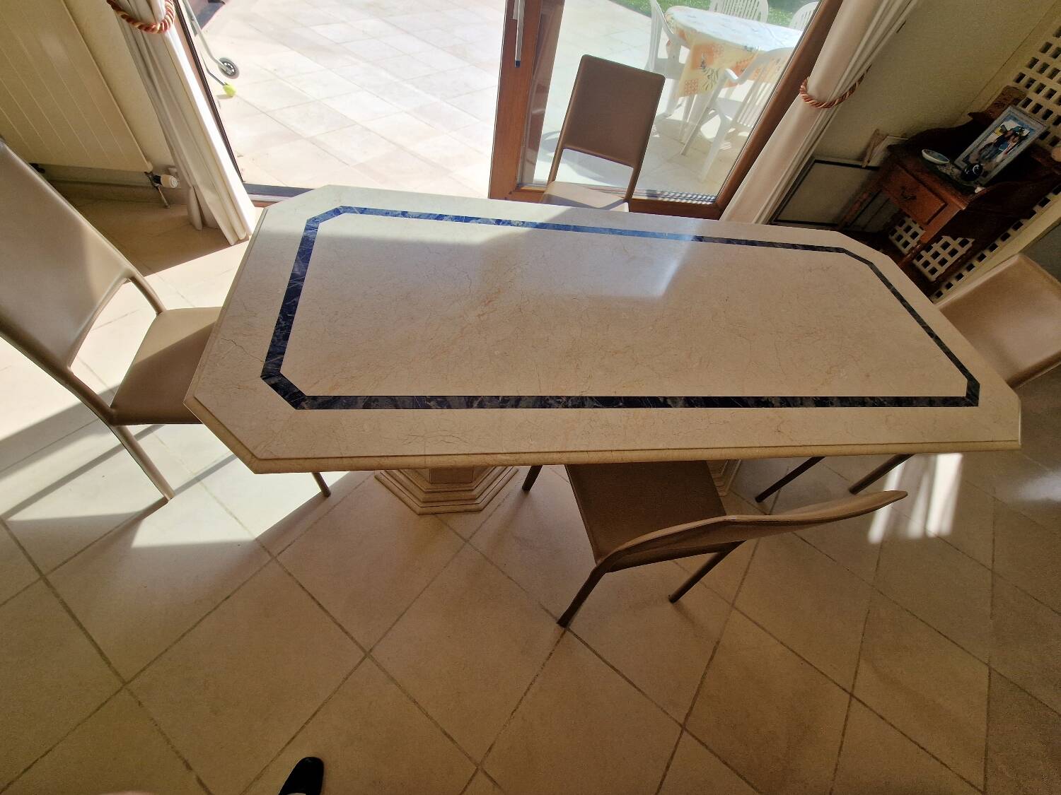 Marble dining table for 6 people.