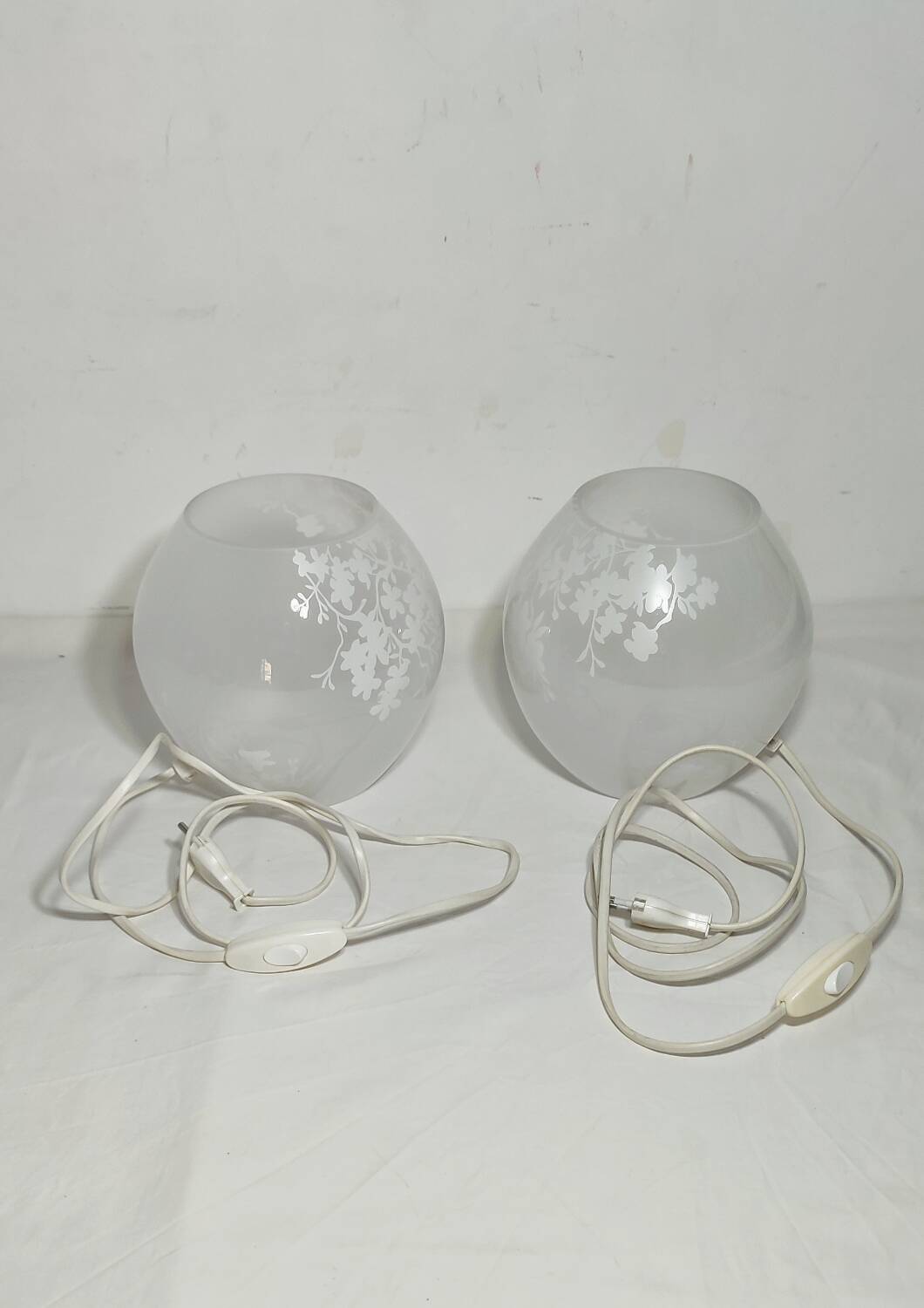 Par de lámparas de cristal. España, 1990s.