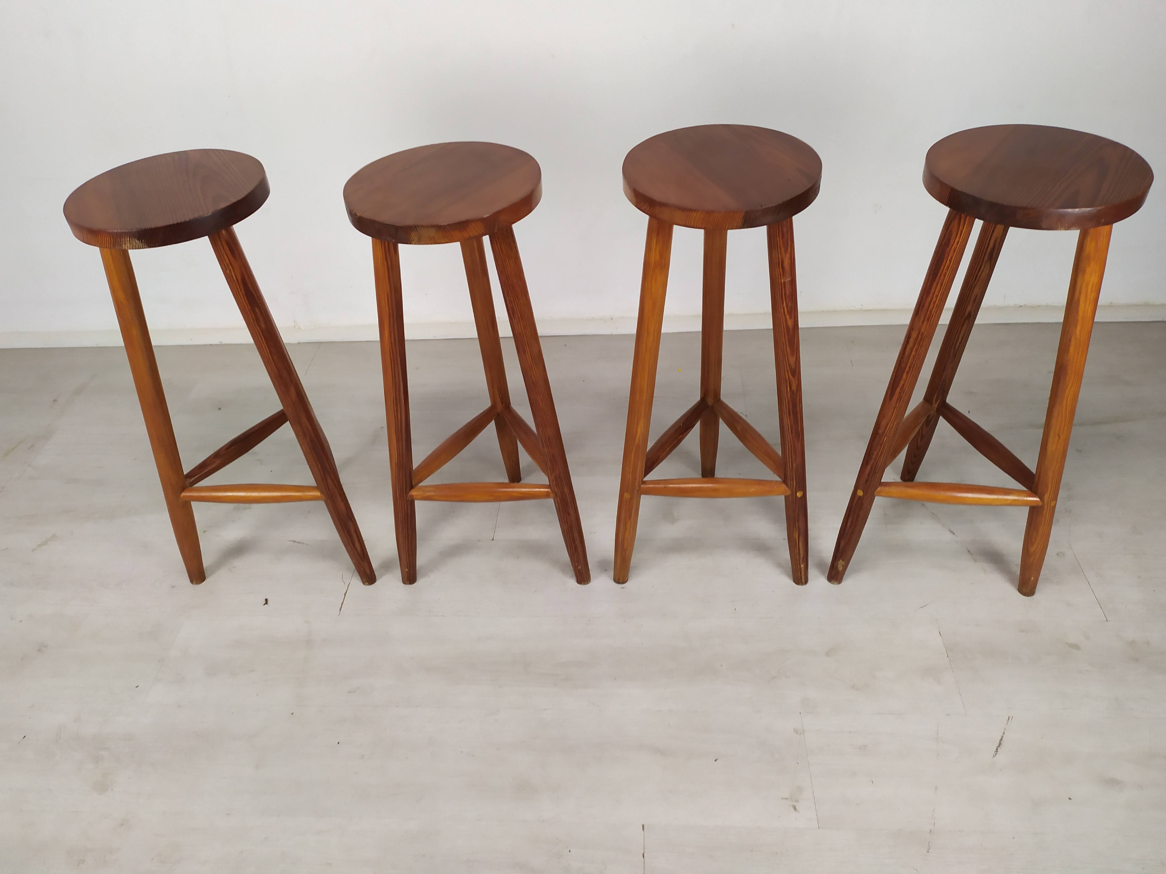 Mountain bar stool