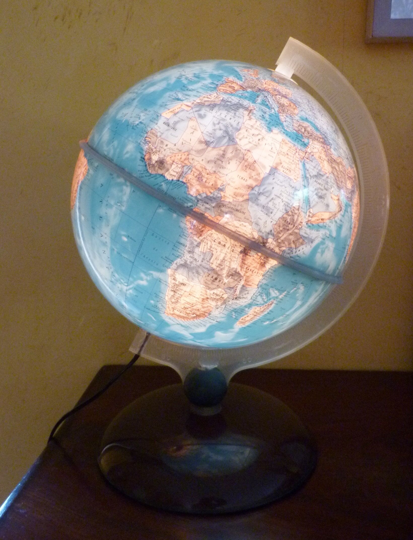 Globe terrestre lumineux
