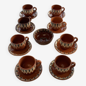 Coffee service composed of 17 pieces, 8 cups, 8 saucers and a sugar bowl, artisanal