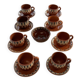 Coffee service composed of 17 pieces, 8 cups, 8 saucers and a sugar bowl, artisanal