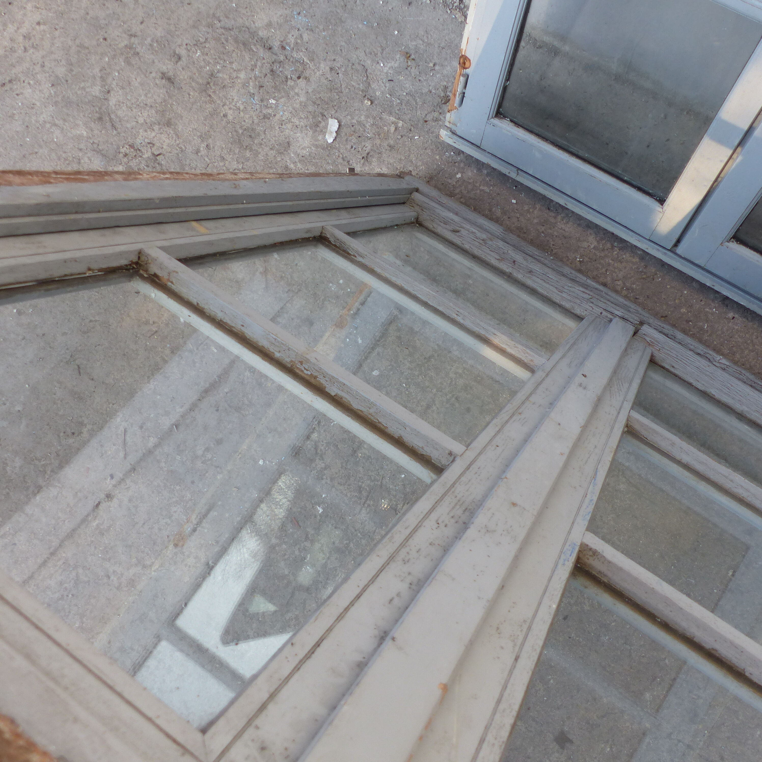 L 106 x H 138 cm old wooden window