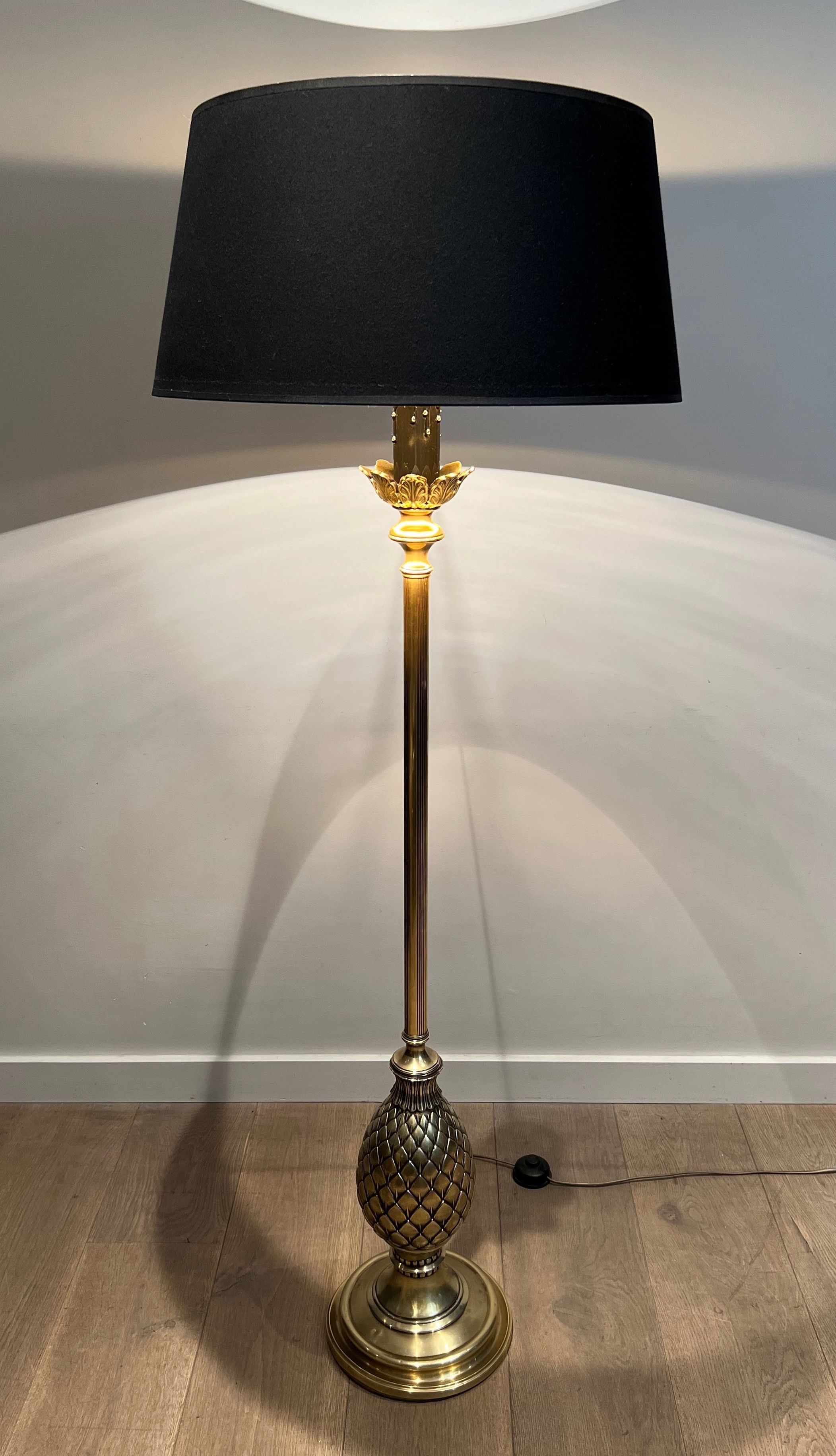 Pineapple floor lamp in brass