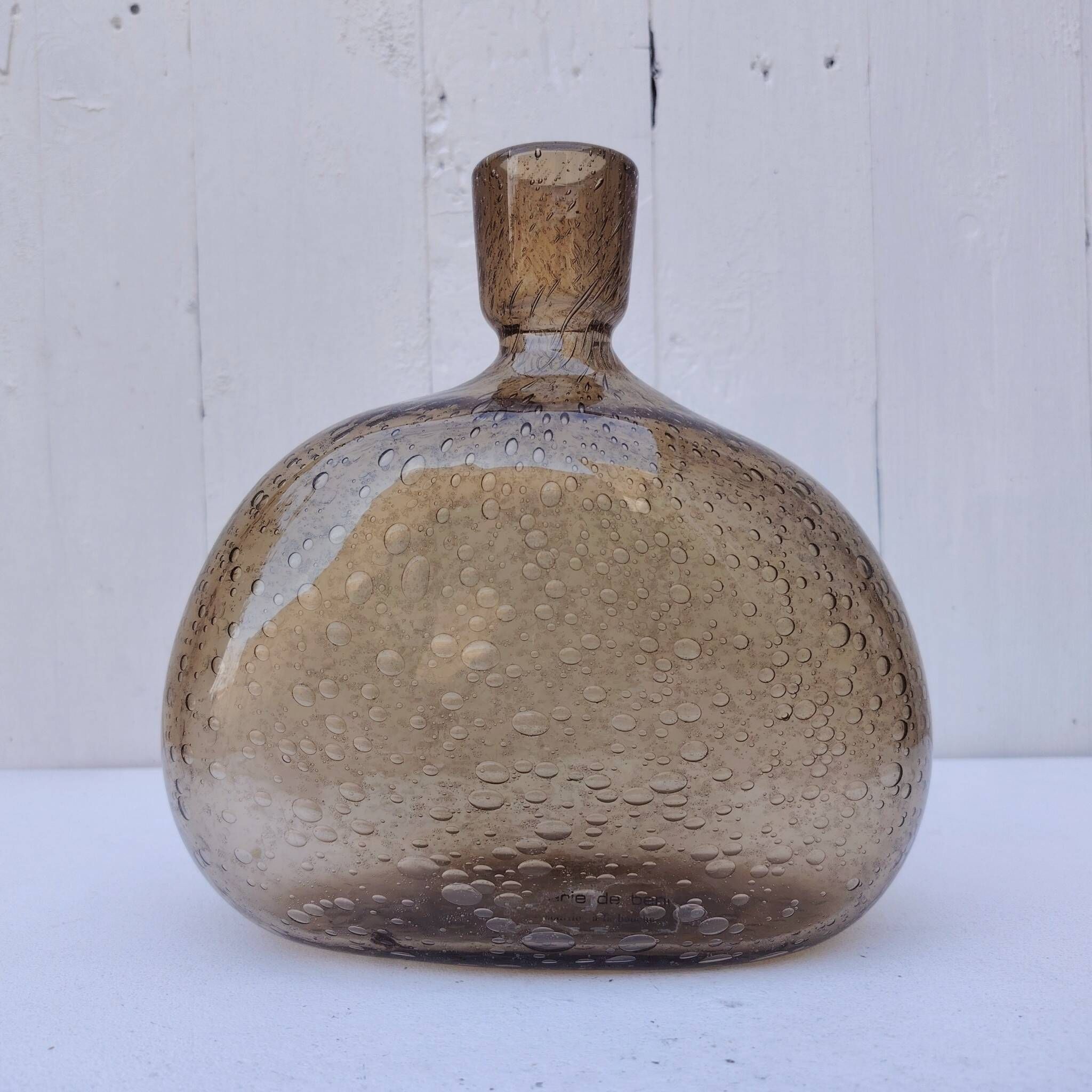 Bouteille en verre bullé, verrerie de Bendor.