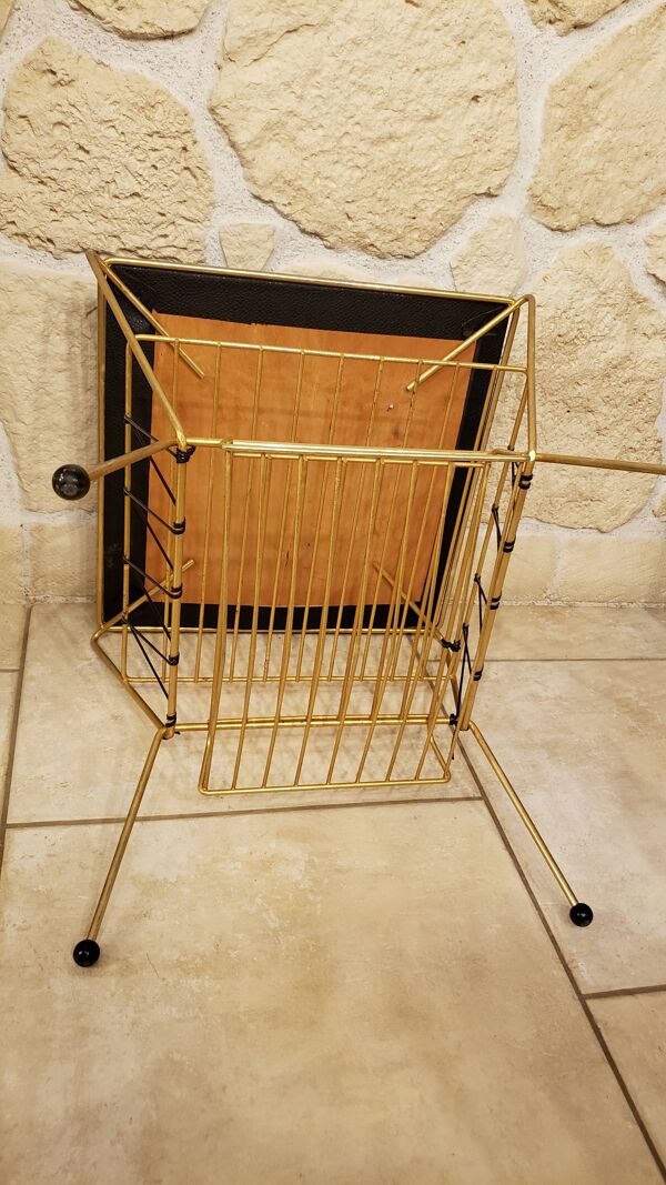 Table basse avec porte revues vintage – 1960