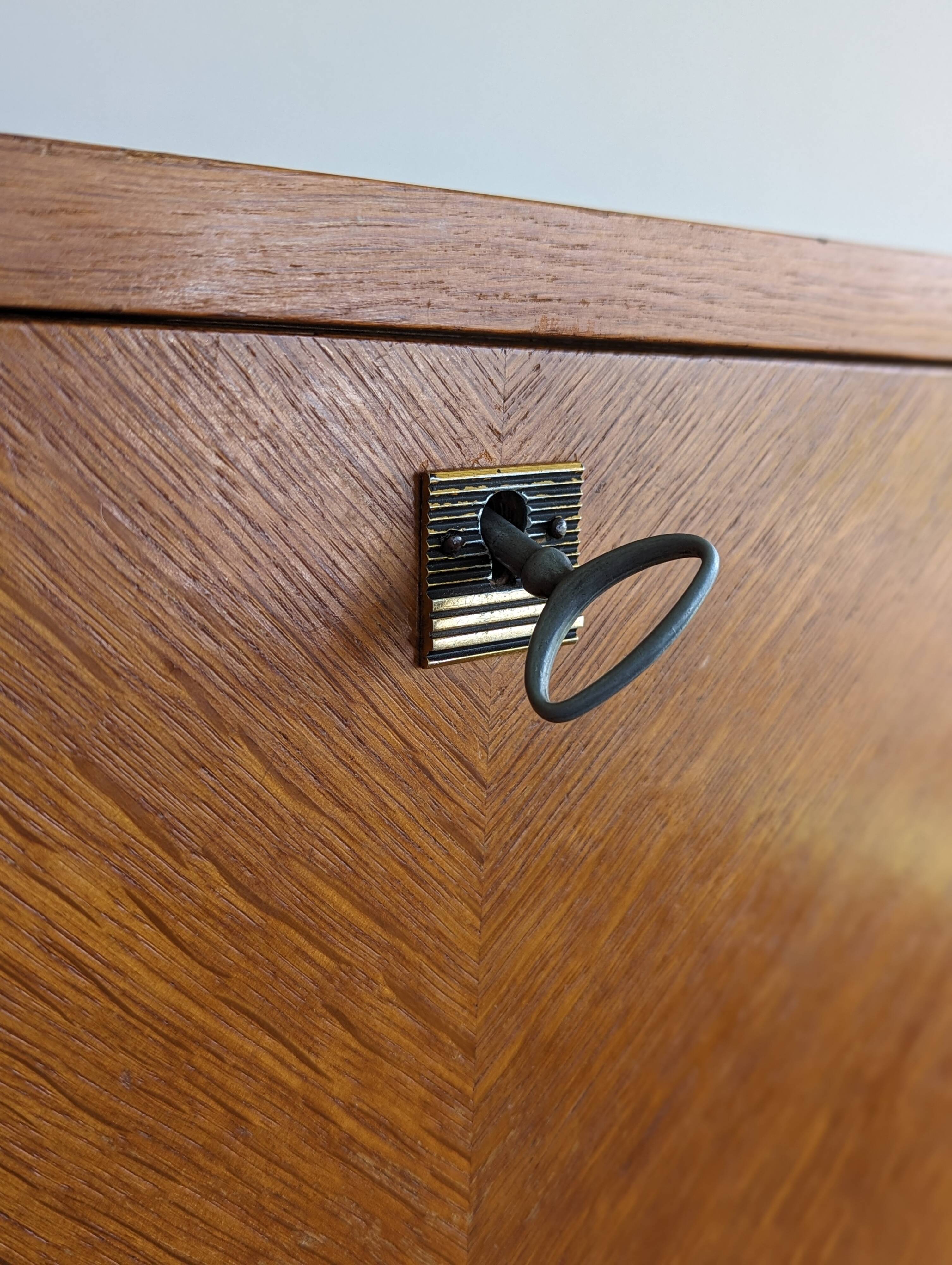 Secretary chest of drawers