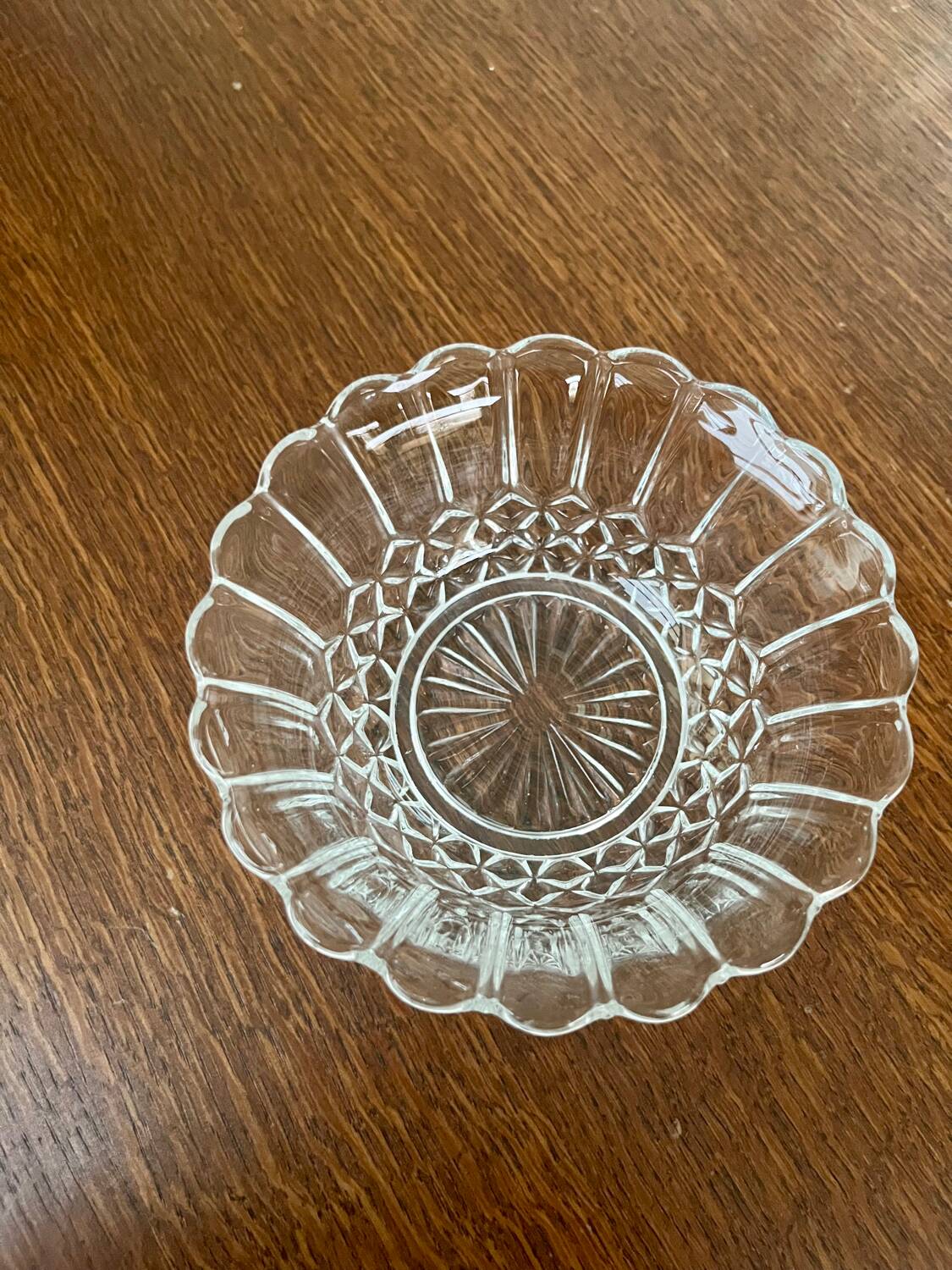 Set of 6 pressed glass bowls with star decoration – vintage