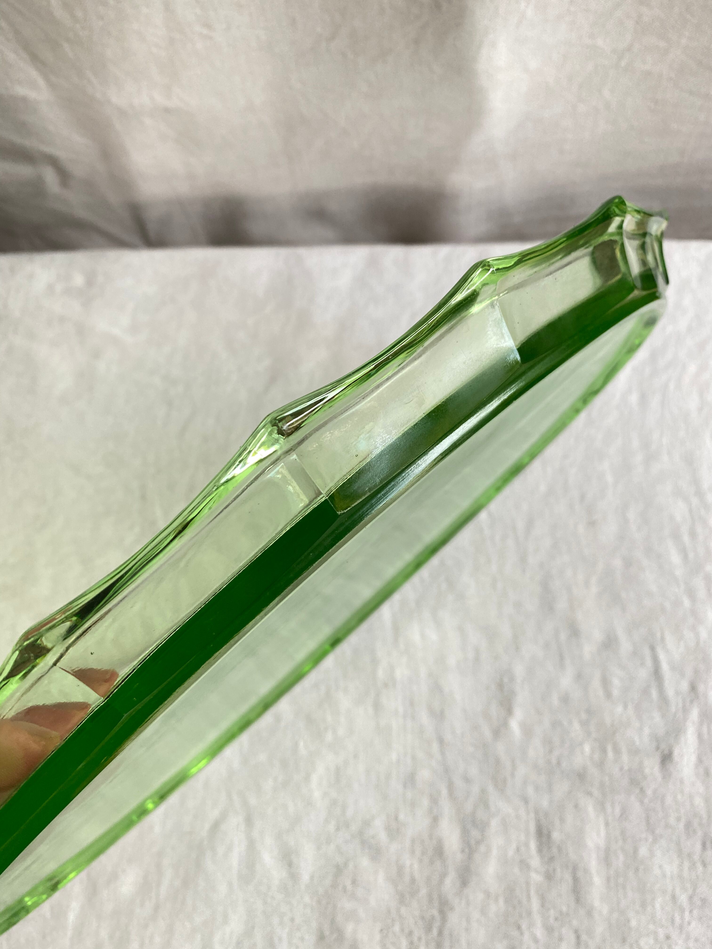 Art Deco dish in Ouraline