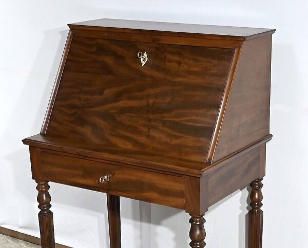 Petit Bureau de Dame en Acajou, époque Louis-Philippe – 1ère partie XIXe