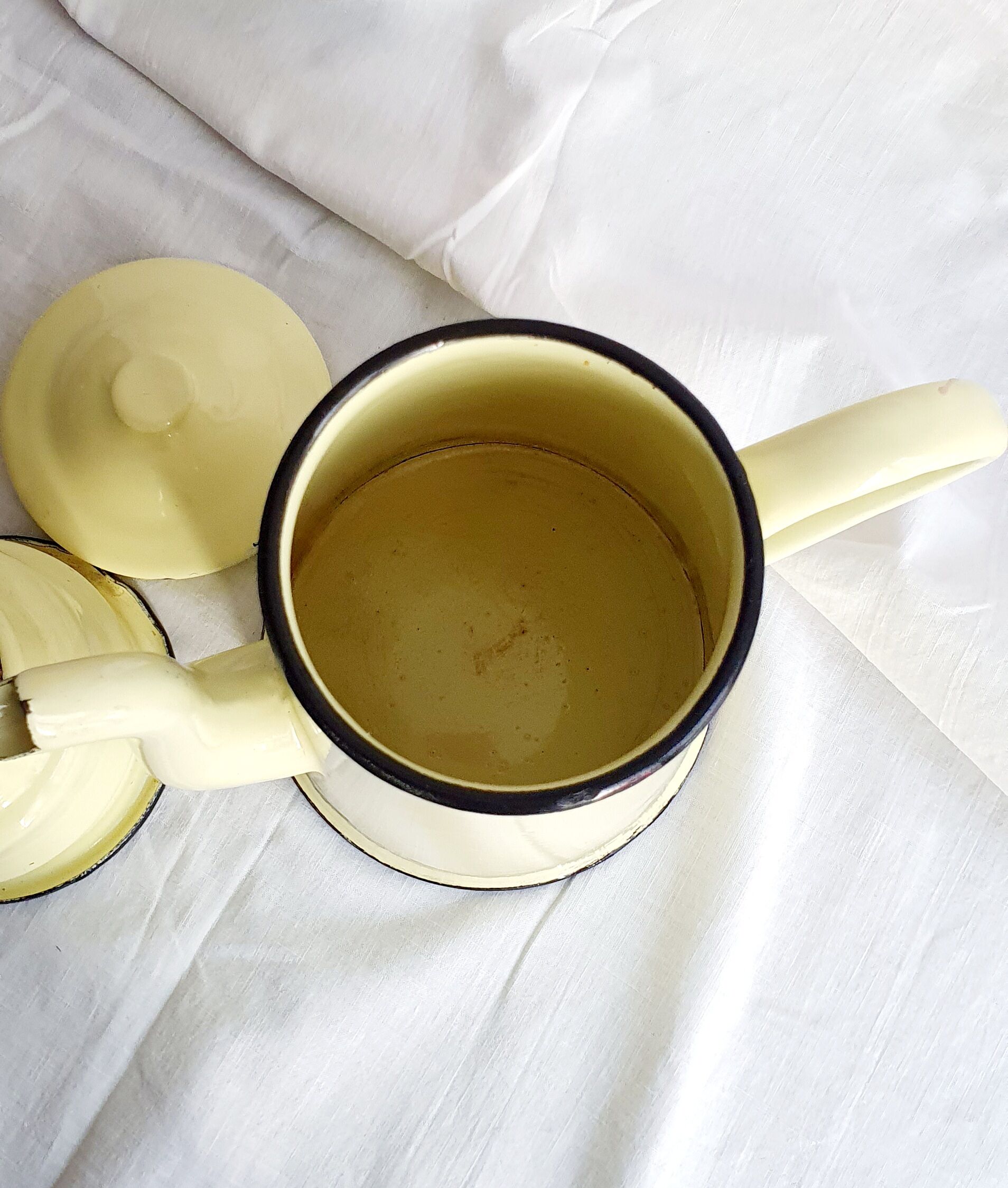 Vintage yellow enamelled coffee maker