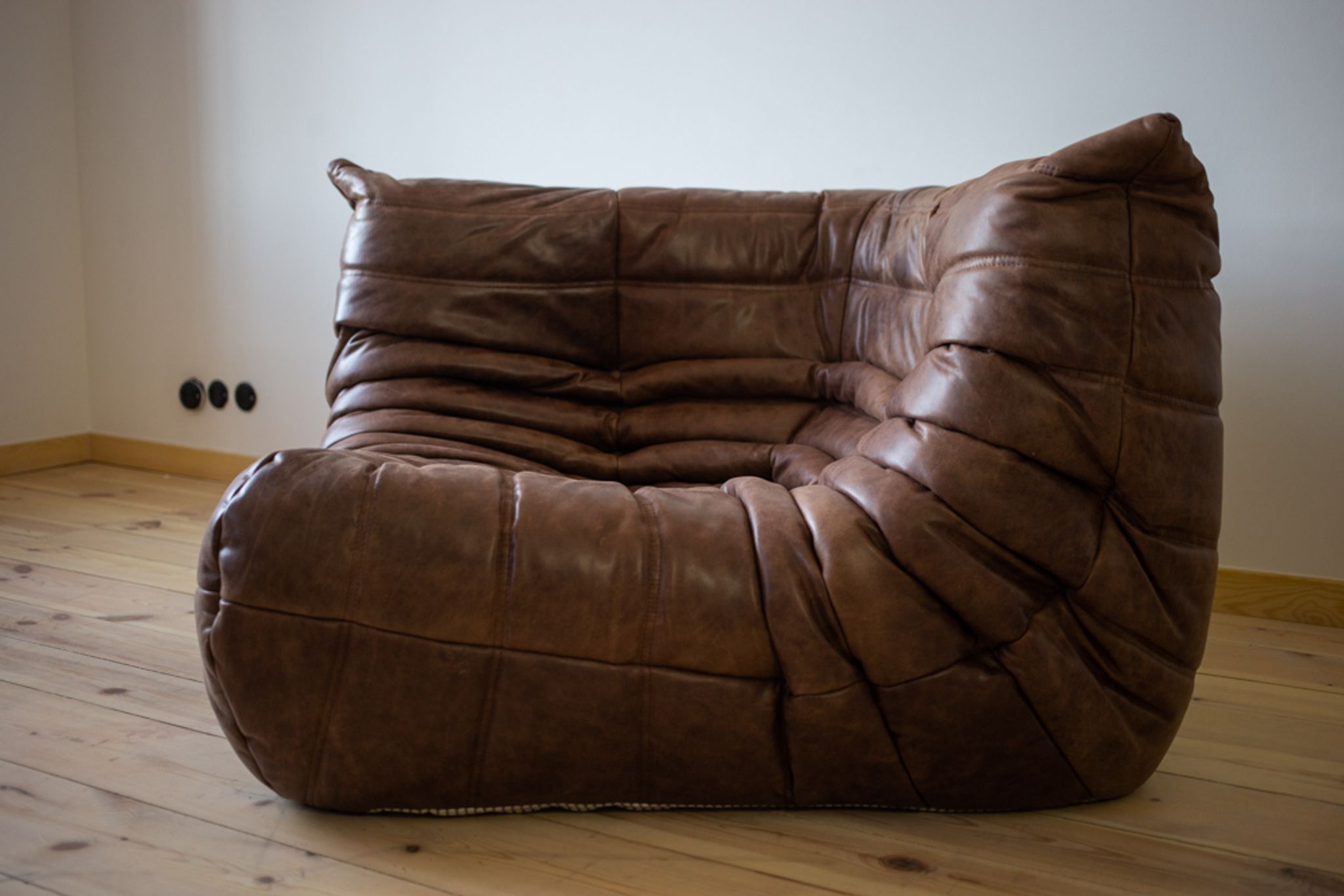 Togo armchair model designed by Michel Ducaroy 1973