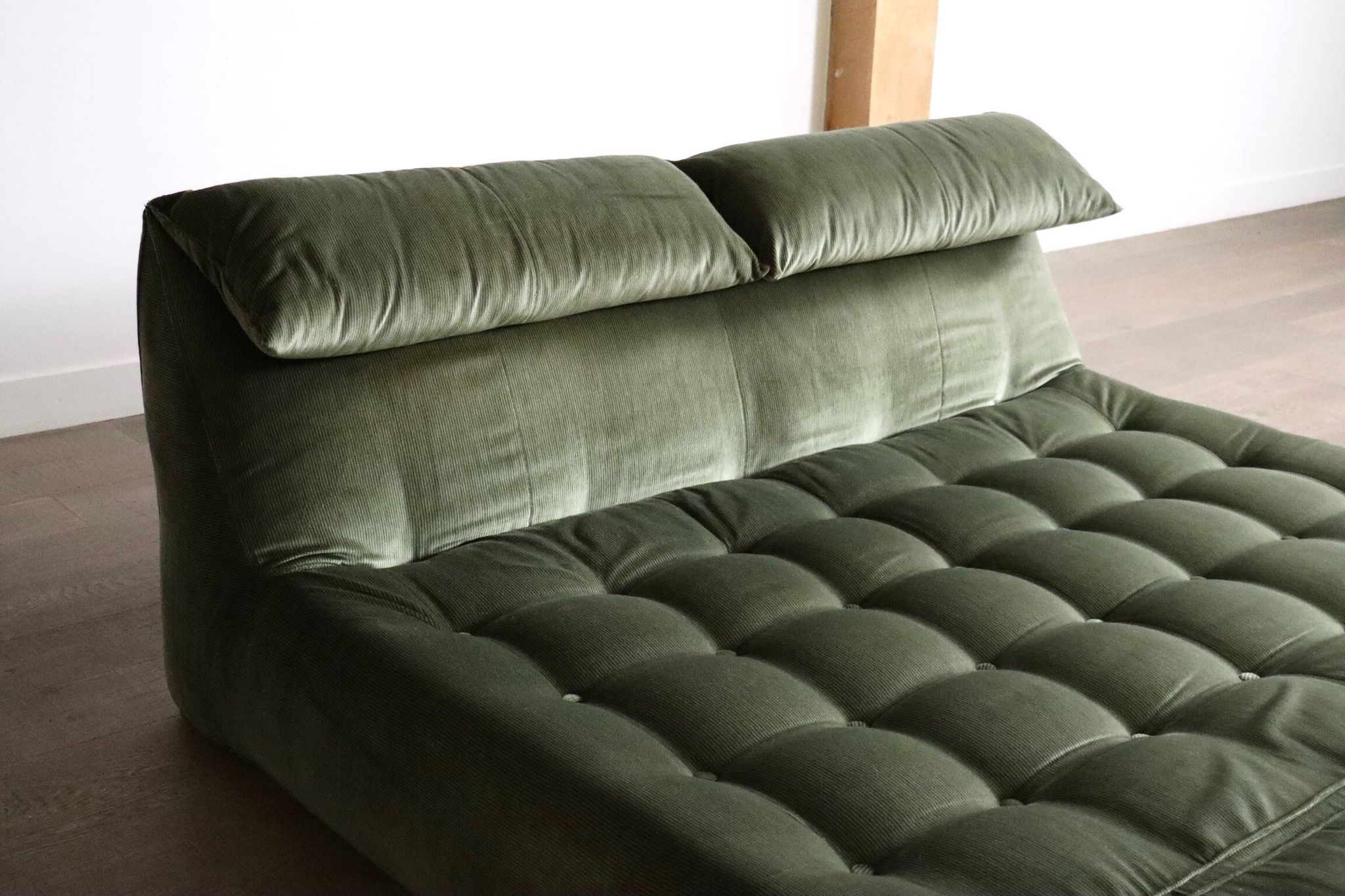 Le bambole bed in green velvet By Mario Bellini for B&B Italia, 1970s