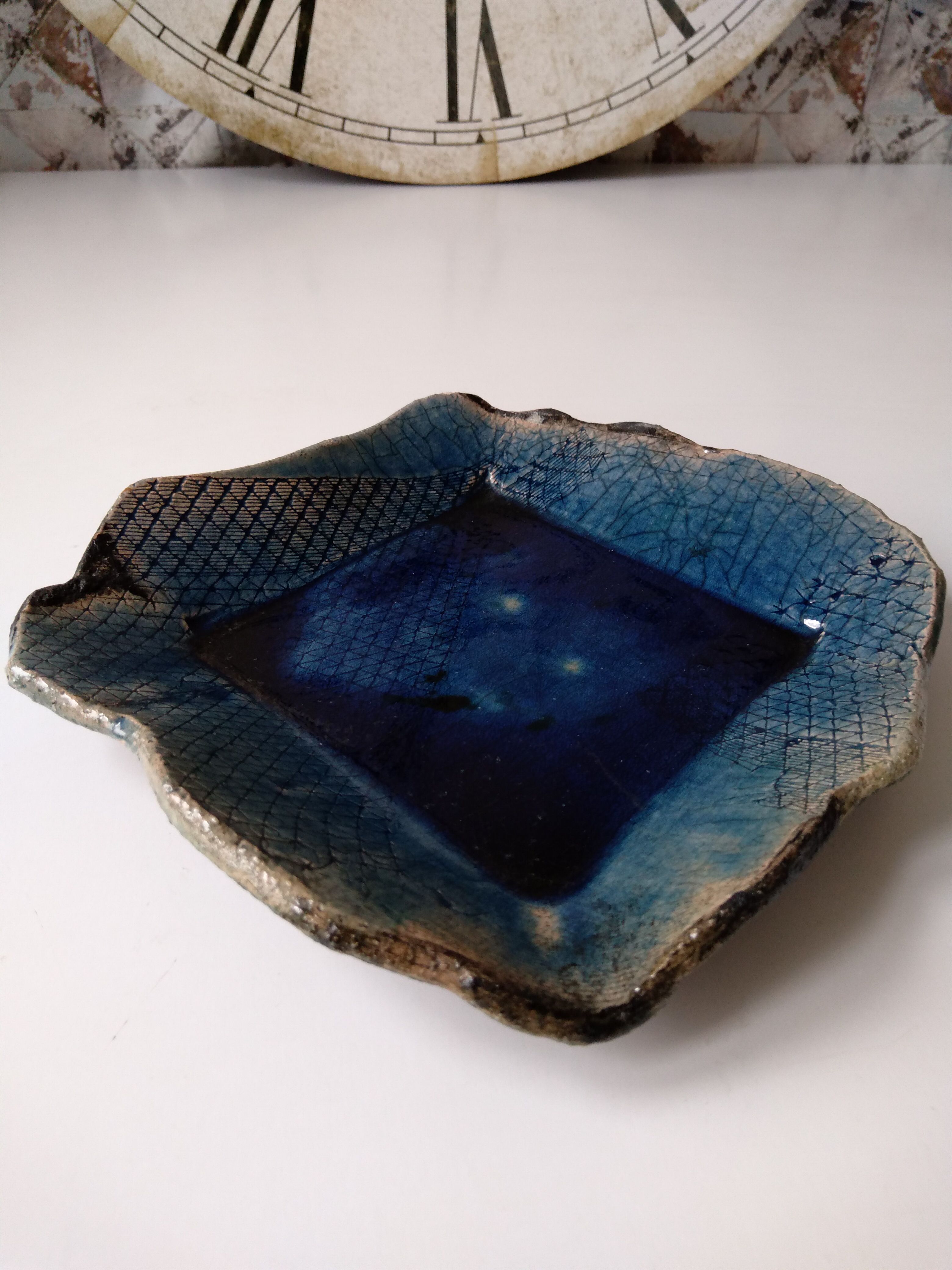 Vide poche Raku bleu indigo en céramique émaillée française