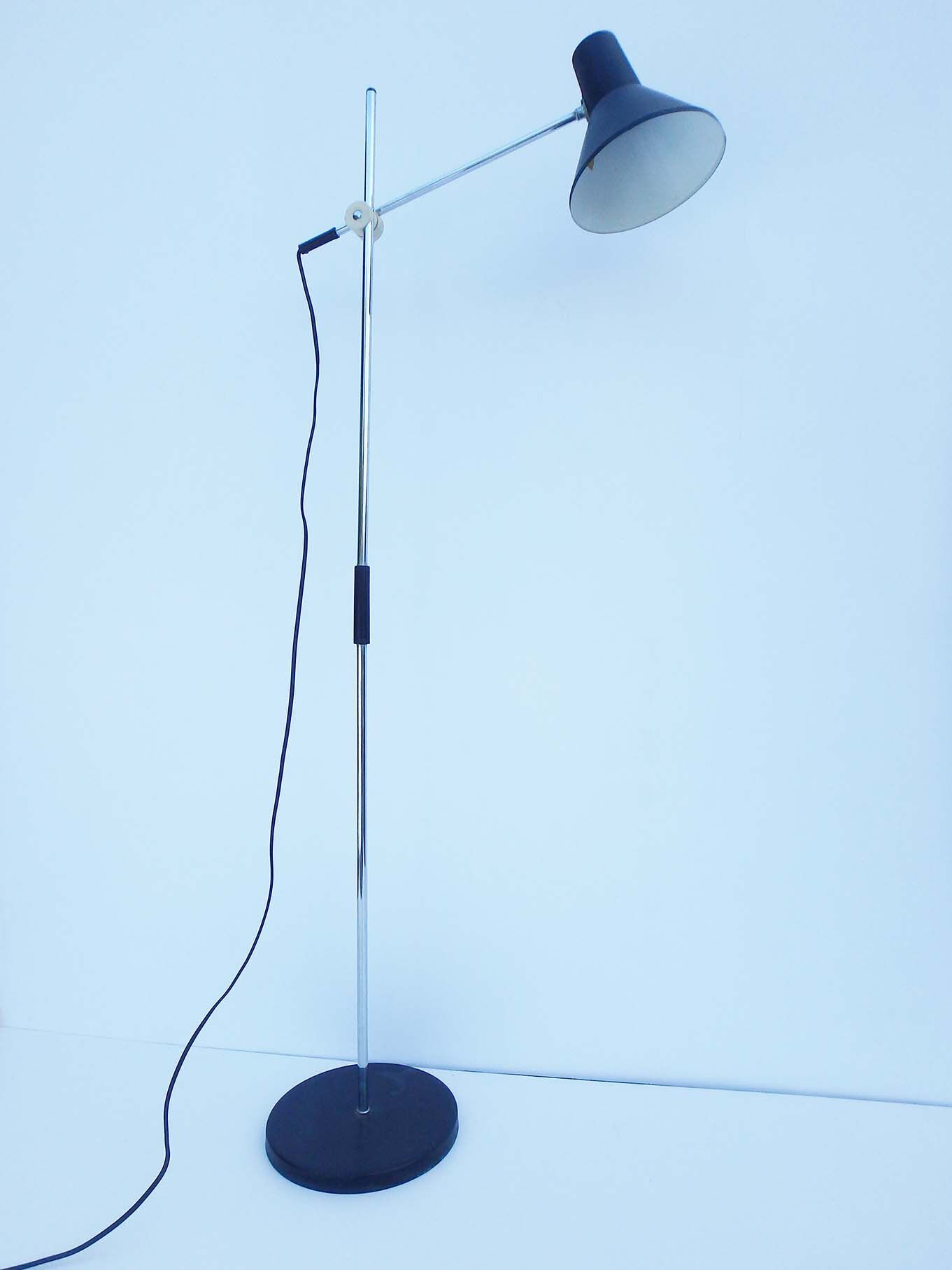 Floor lamp
