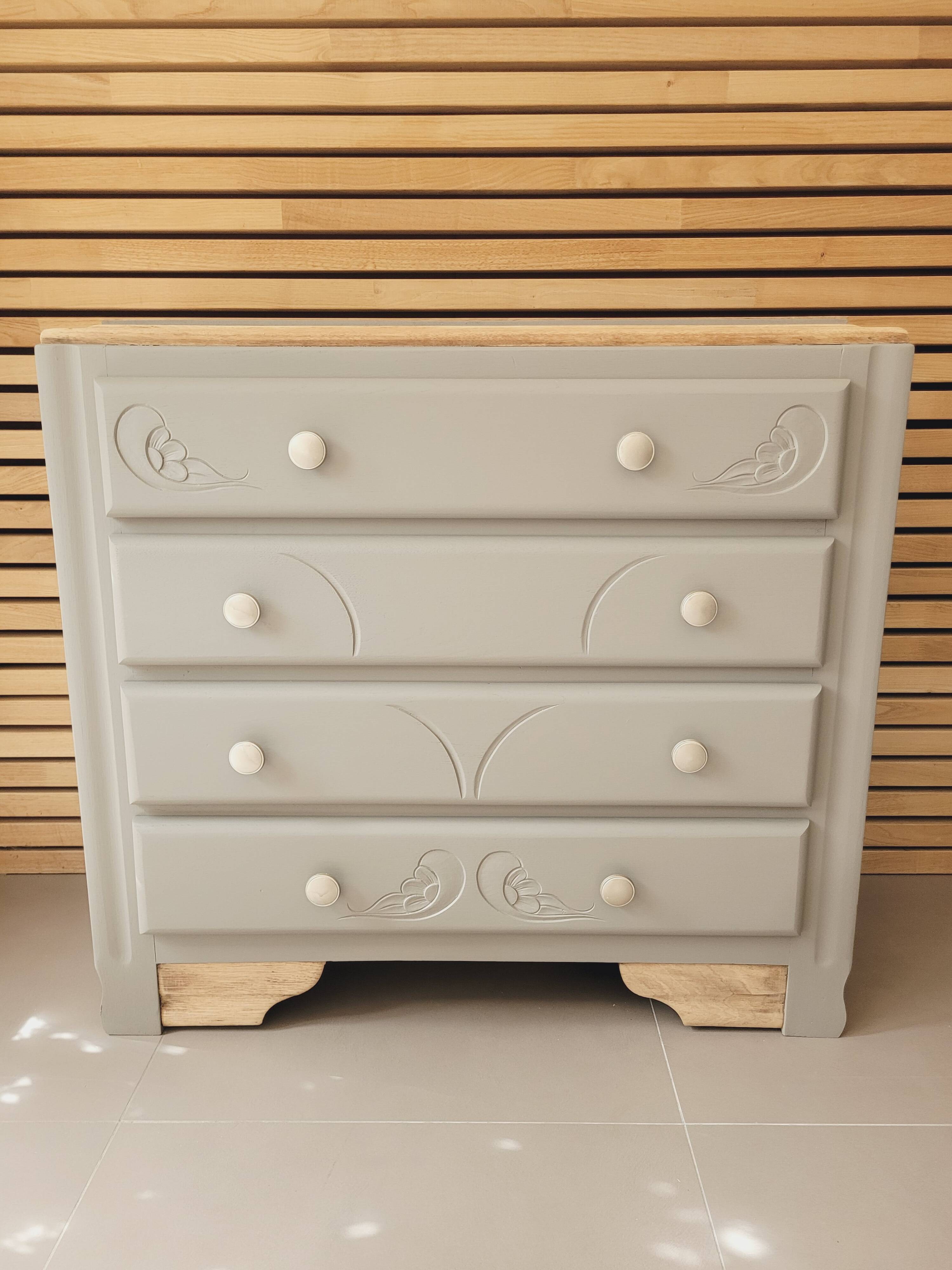 Art Deco chest of drawers