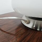 Lampe de table en verre blanc des années 70 avec interrupteur tactile