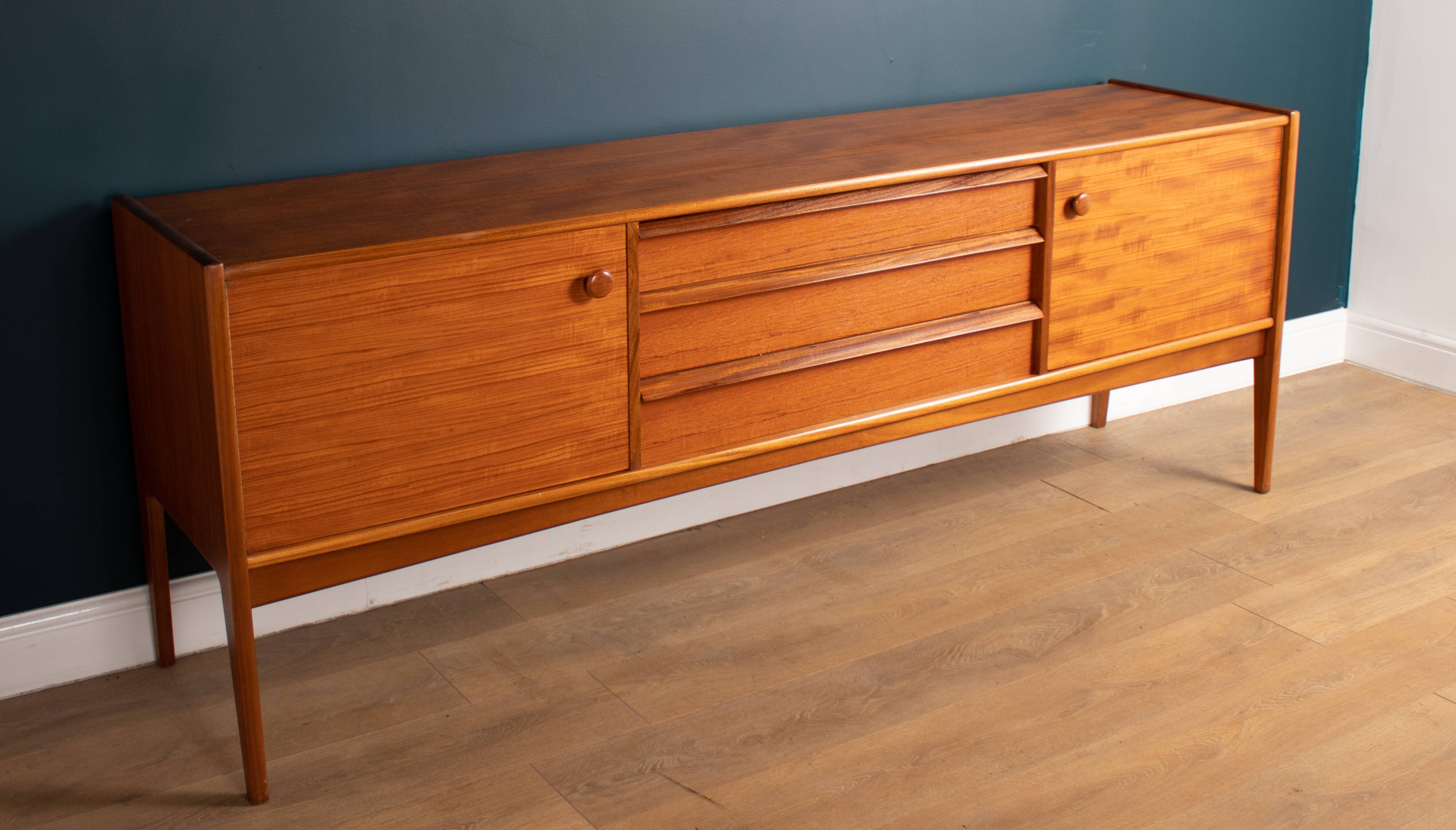 Enfilade par John Herbert pour A.Younger Ltd