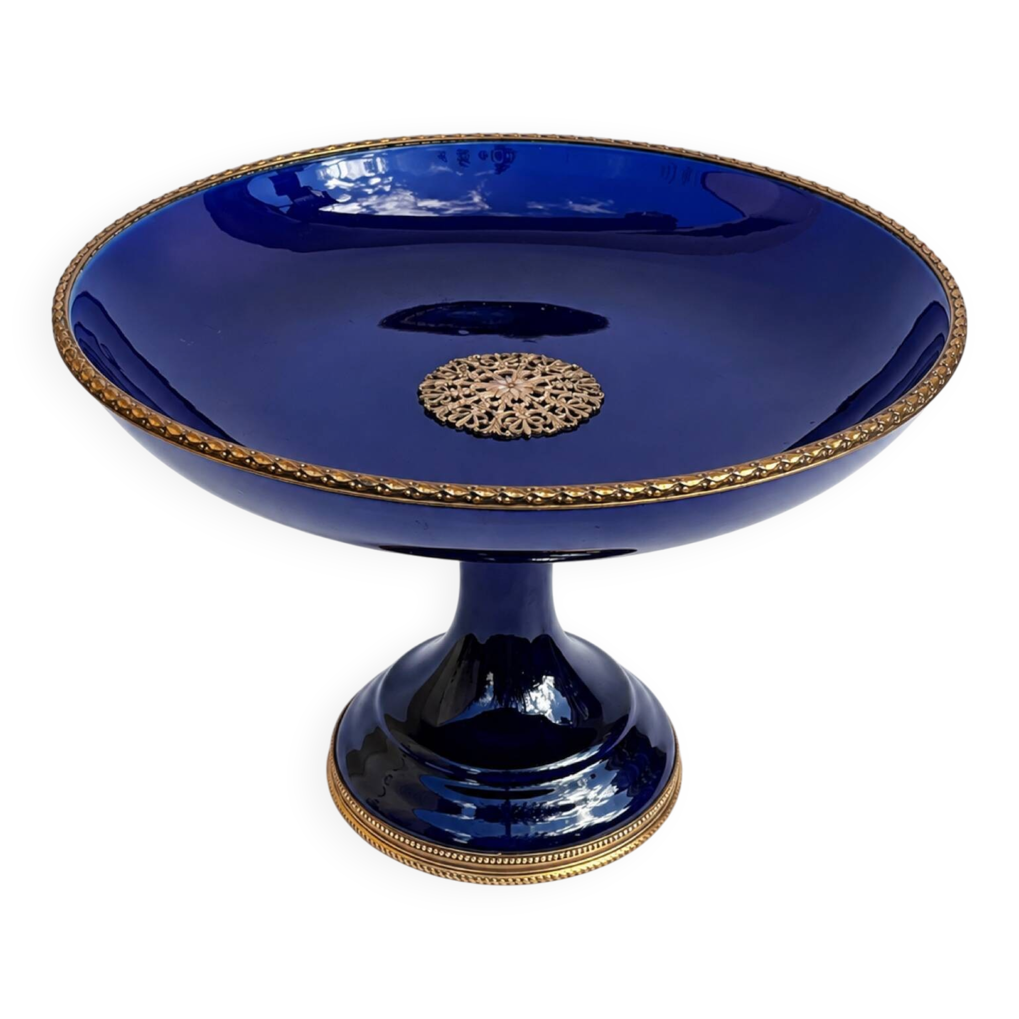 Cobalt blue porcelain cup on a pedestal, Sèvres style, late 19th century.