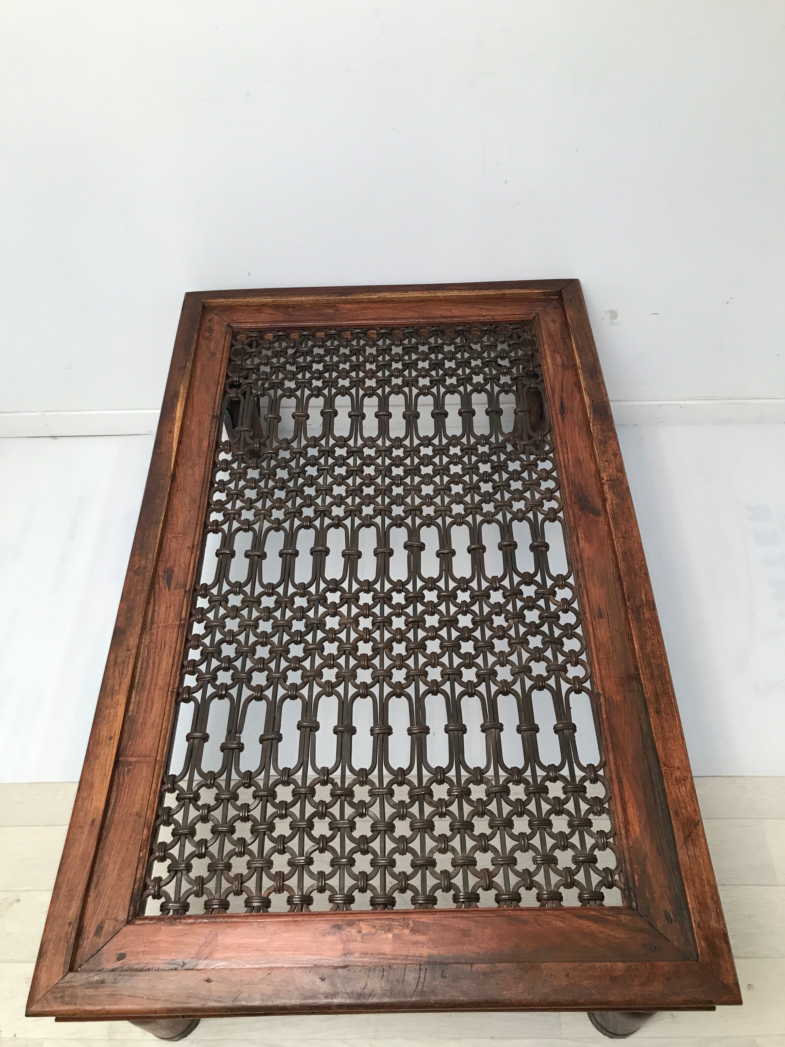 Tray coffee table decorated with a wrought iron trellis from 60-70