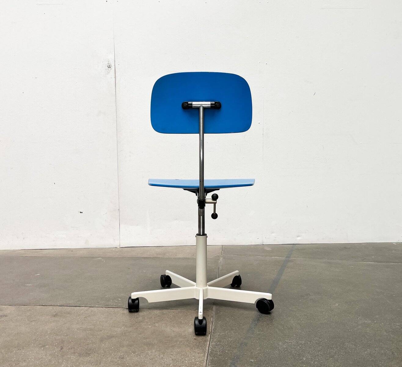 Mid-century Danish architect swivel office chair by Jørgen Rasmussen for Kevi, 1960s.