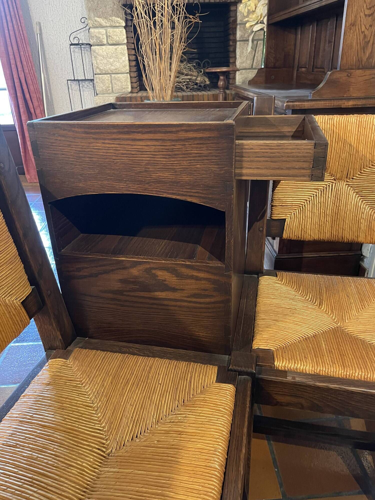 Corner bench