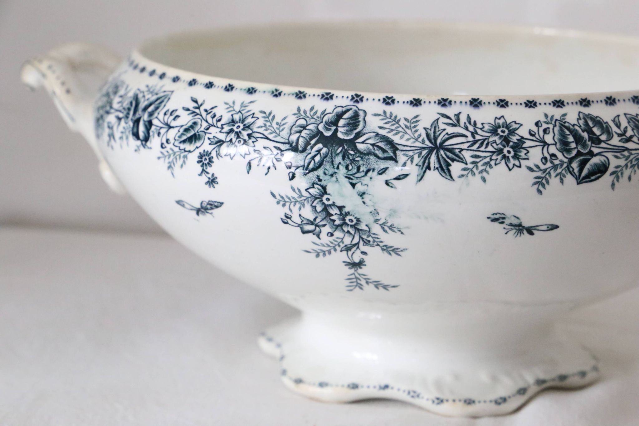 Terre de Fer tureen or salad bowl, Onnaing earthenware, Stella motif, French manufacture
