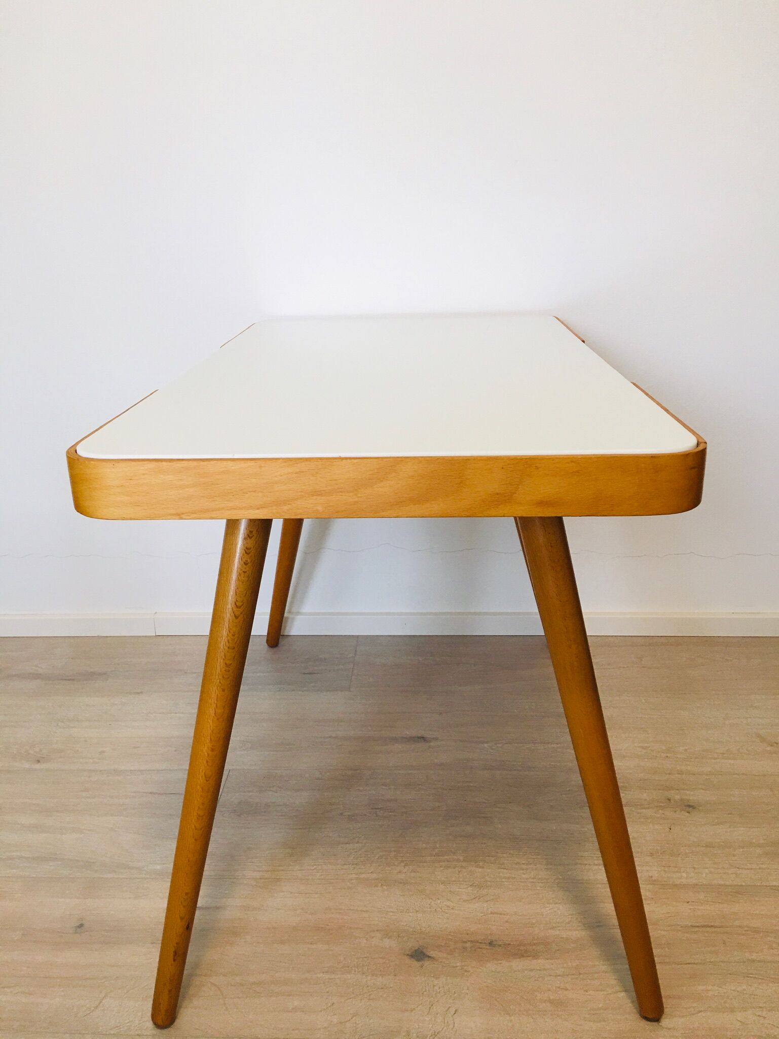 Table basse en verre blanc de Jiri Jiroutek années 1950