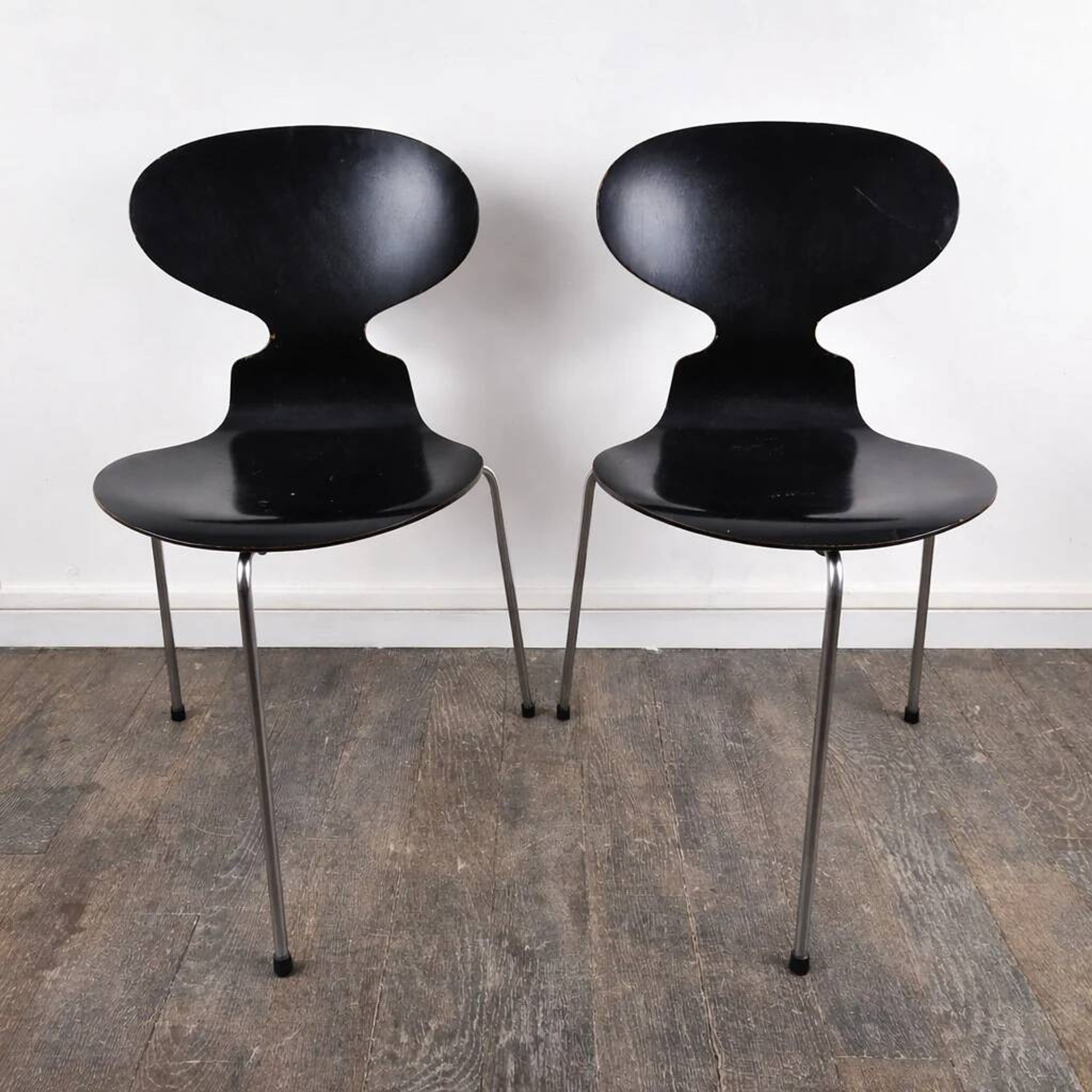 Pair of satin black beech chairs model 3100 "Ant" by Arne Jacobsen for Fritz Hansen, Denmark, 1957.
