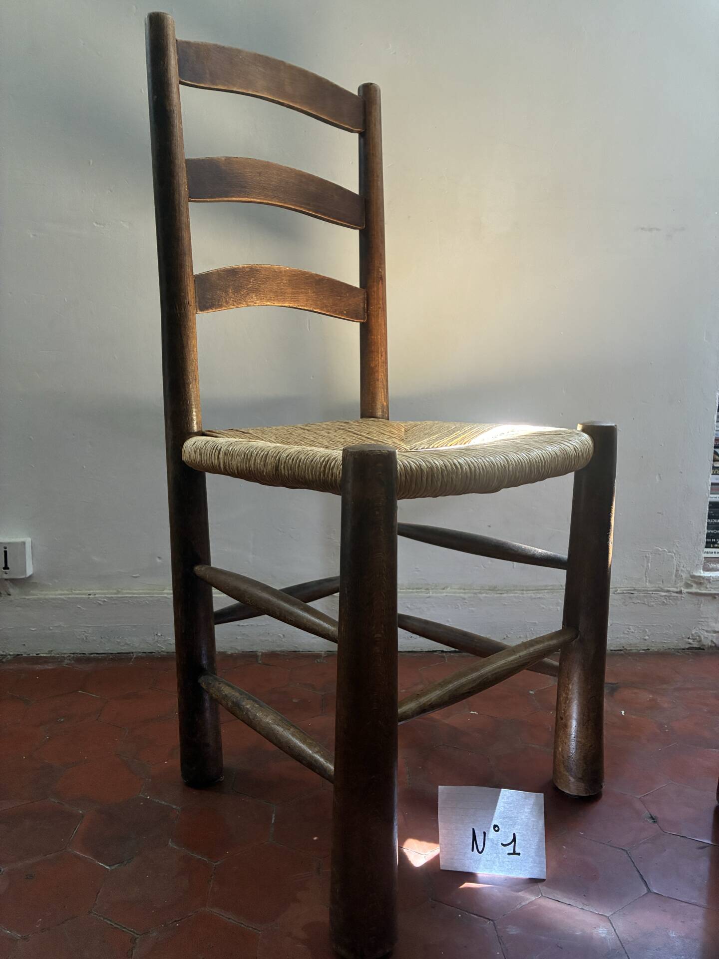 4 chairs assigned to Georges Robert