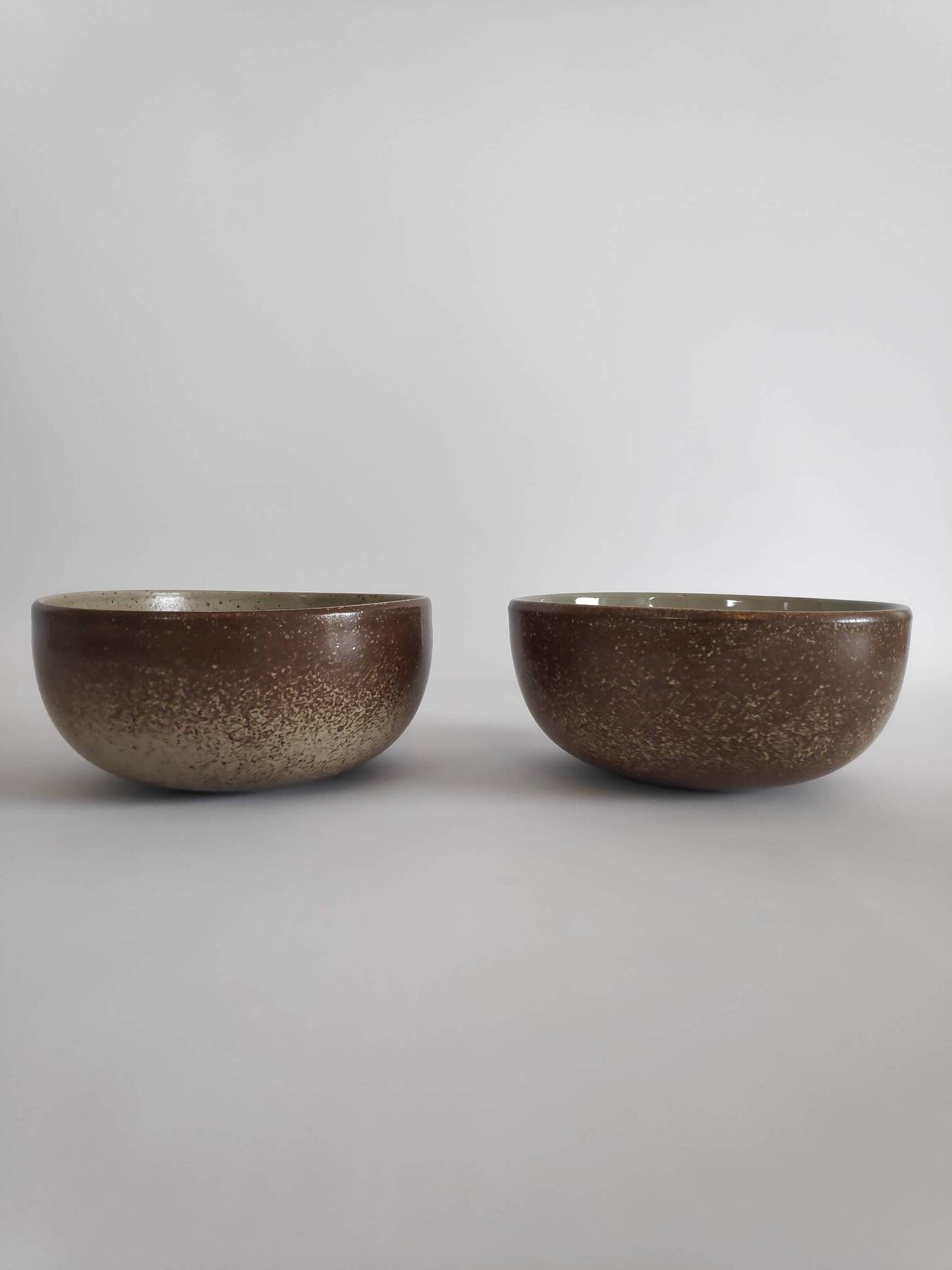 Pair of salad bowls in sandstone from the years 70