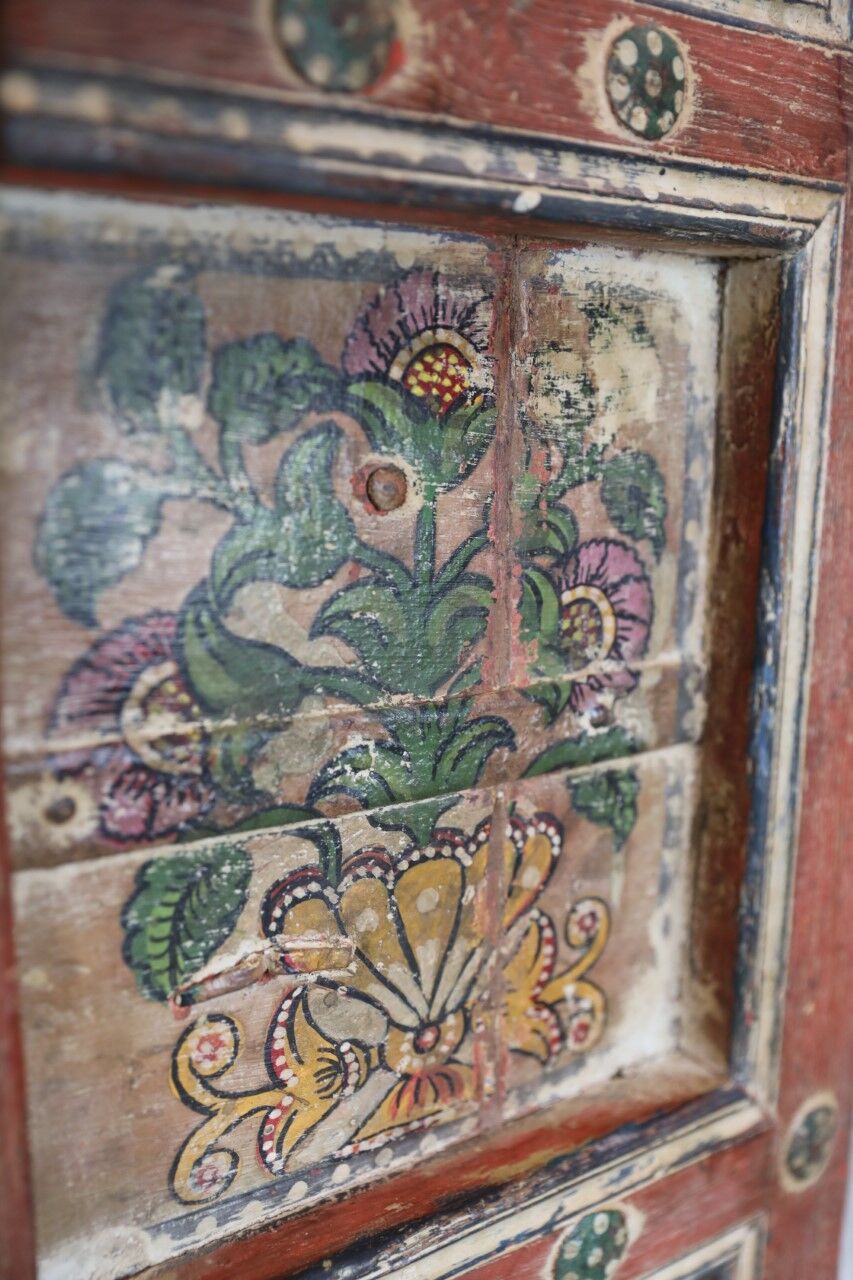 Indian door with 2-leaf floral motifs with 2 rings for wall mounting