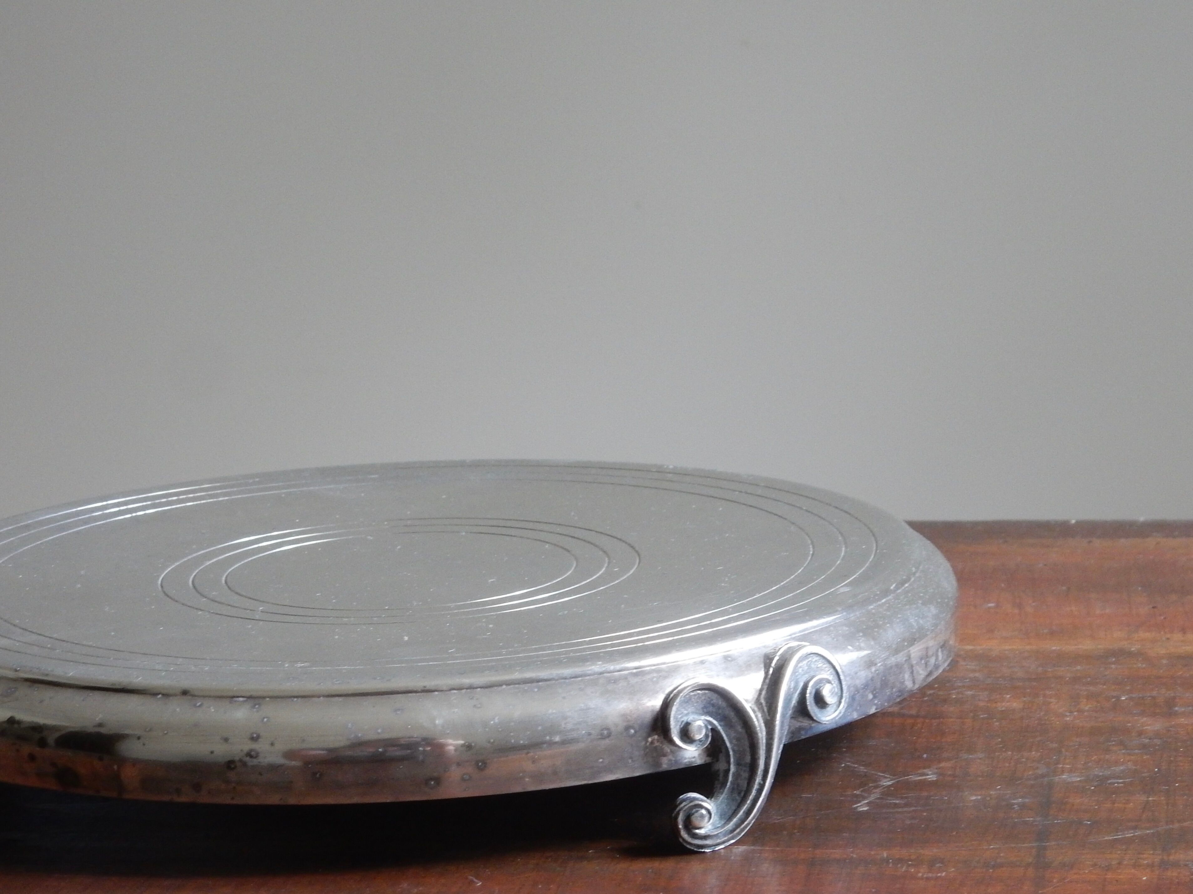 Silver metal underside, France