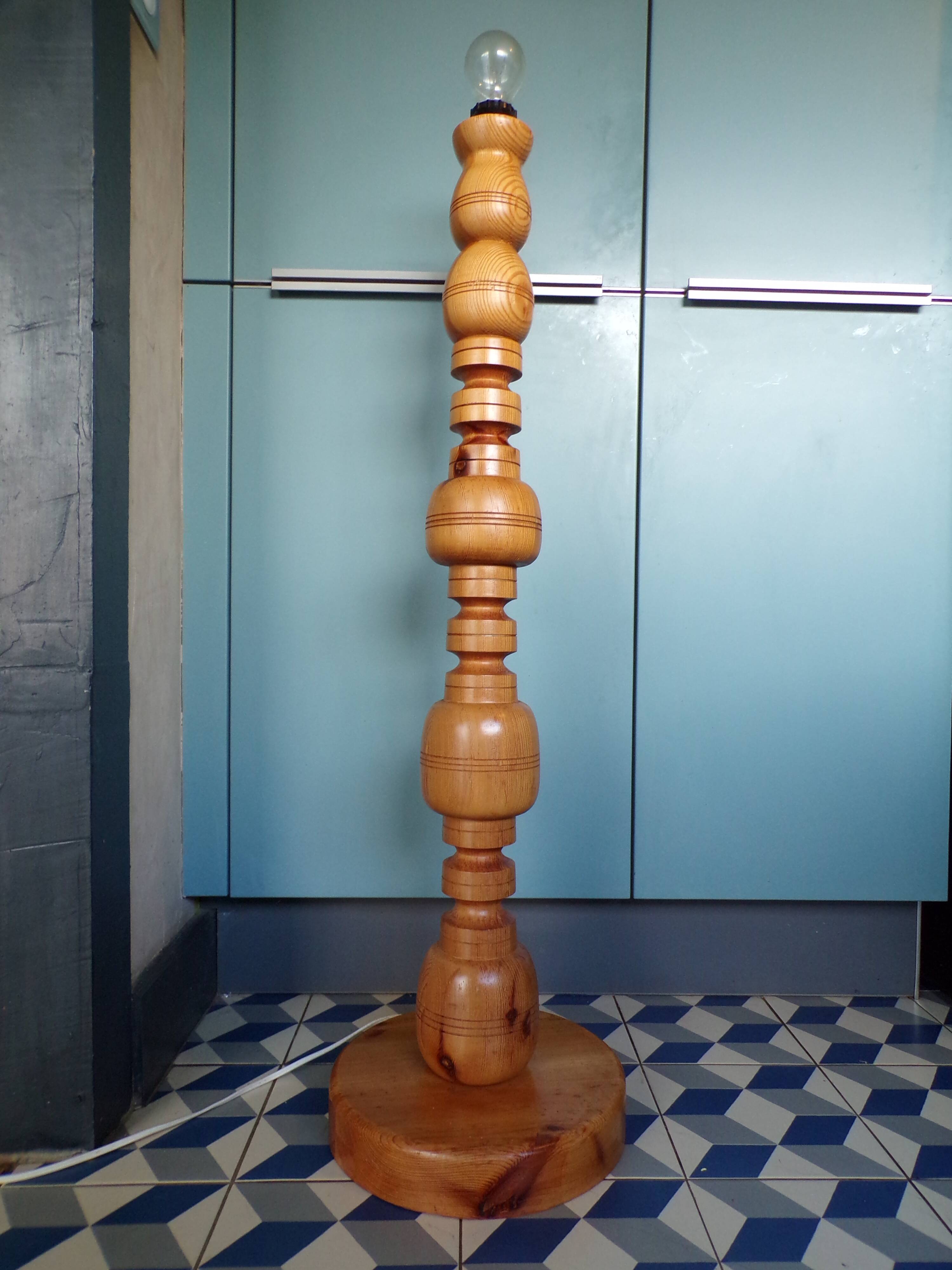 Lampadaire scandianve en pin