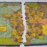 Patience game puzzle France by department Saussine antique