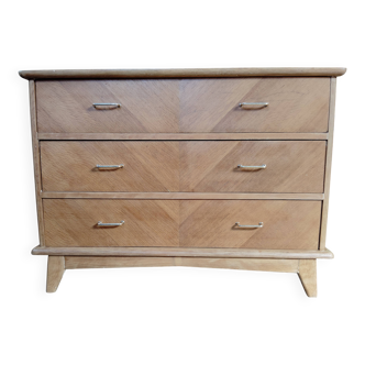 Large compass foot chest of drawers
