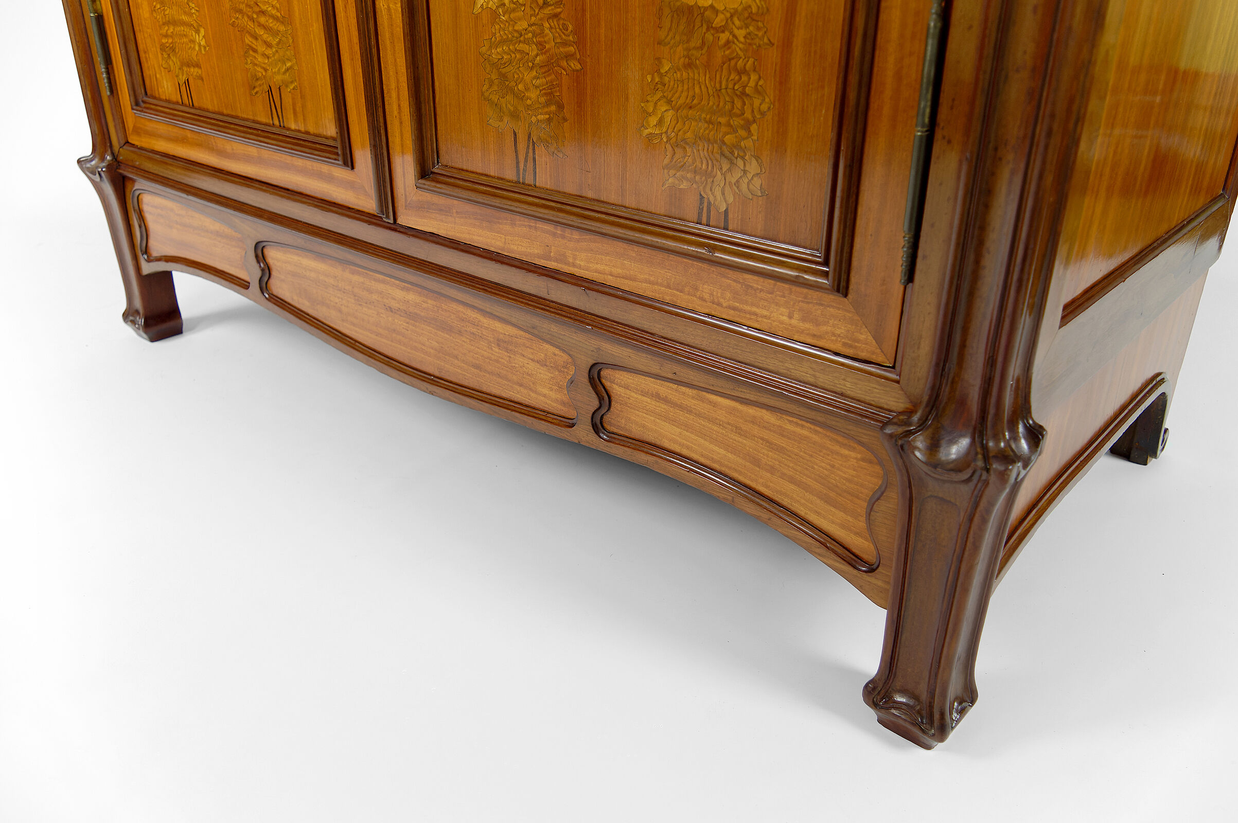 Mahogany inlaid Art Nouveau cabinet, France, circa 1900