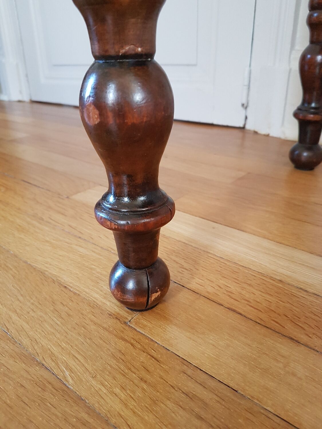 Table with turned legs