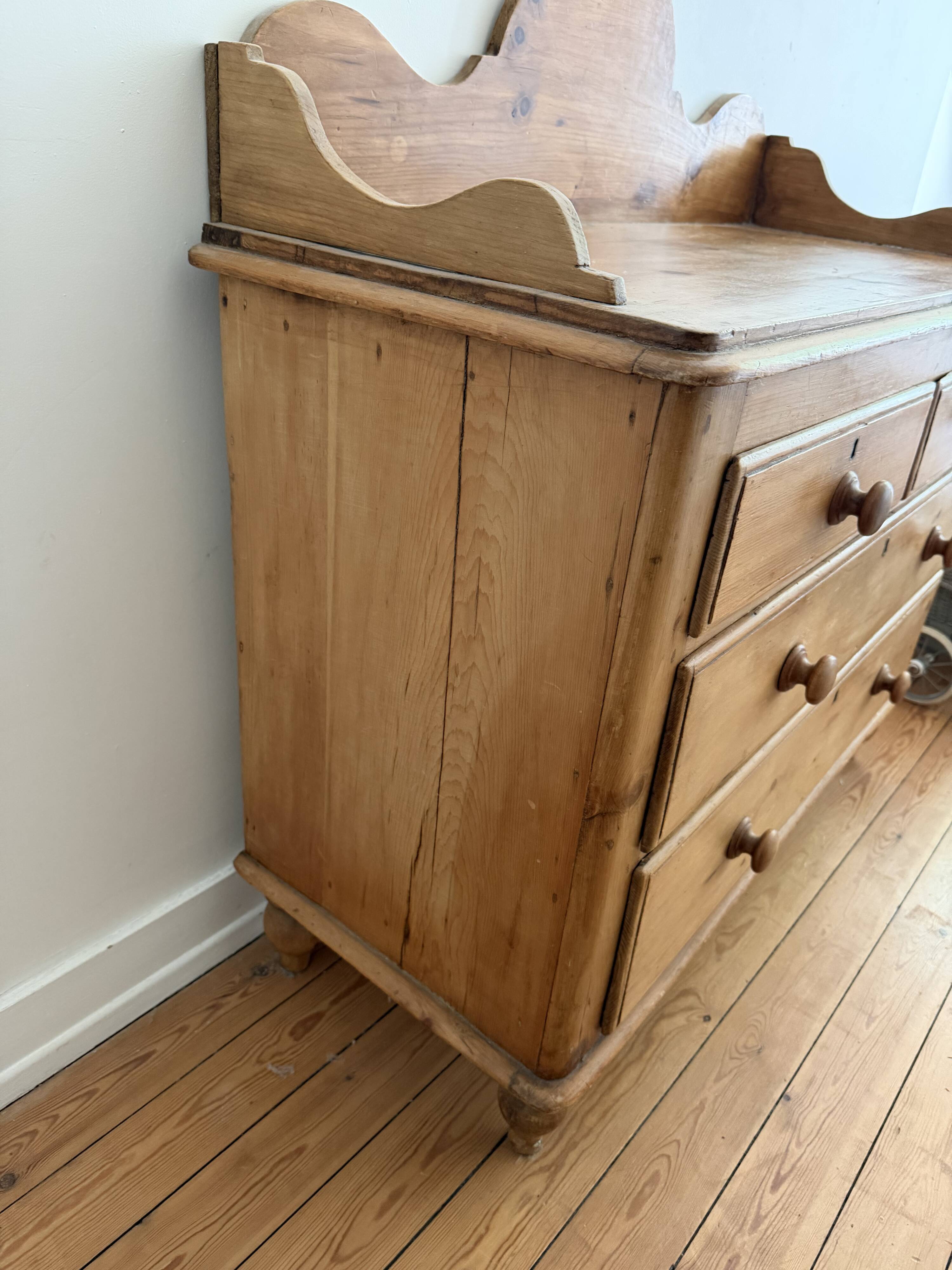 English commode