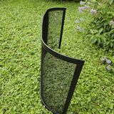 Curved chimney fire screen