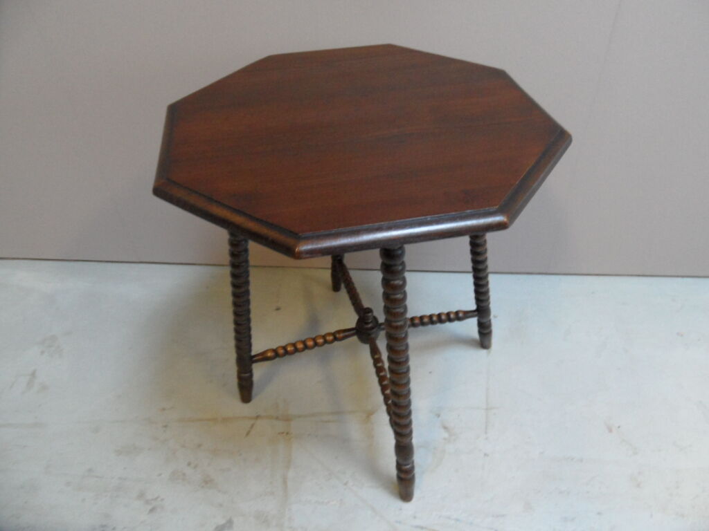 Vintage oak Bobin sidetable