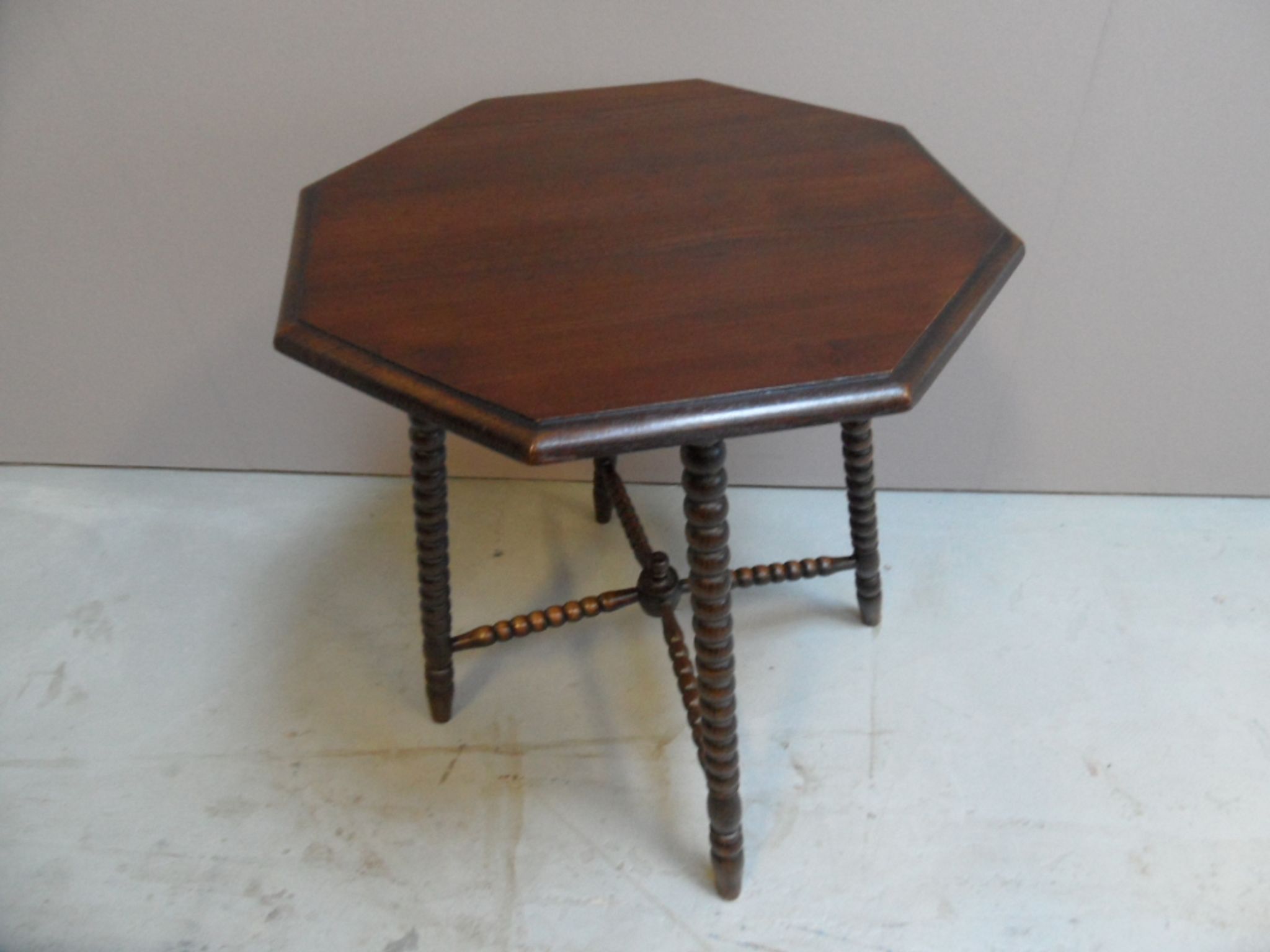 Table d’appoint Bobin en chêne vintage