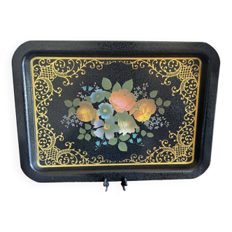 Iron tray with flower decoration